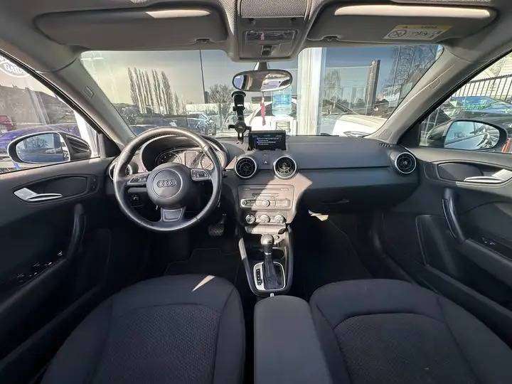 Audi A1 0% CREDIT A 331,66€/MOIS SANS FRAIS ZONDER KOSTEN / Sportback 1.0 TFSI/TOIT PANO/FULL BLACK/GARANTIE 12 MOIS
