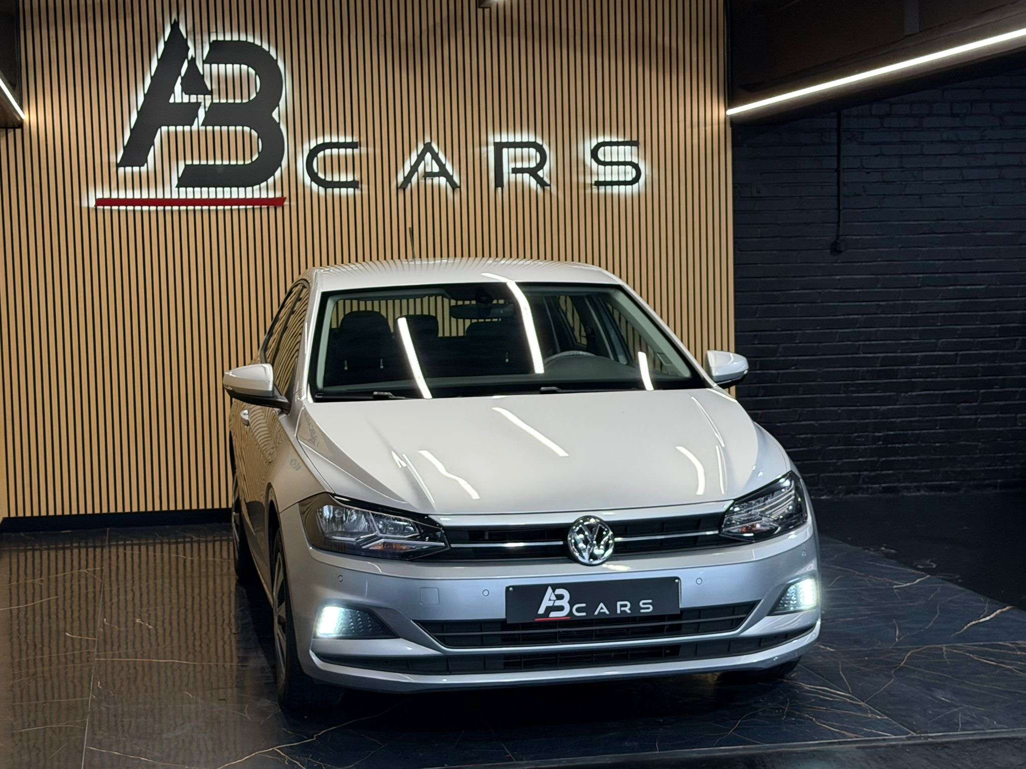 Volkswagen Polo 1.6 CR TDi * GARANTIE 12 MOIS * SIÈGE CHAUFFANT *
