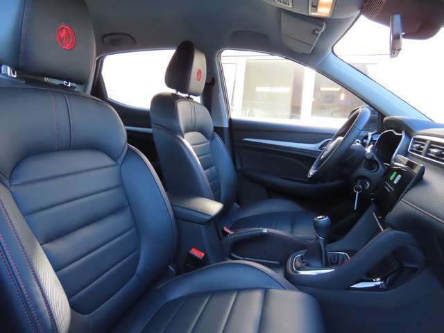 MG ZS 1.5 VTi-Tech Luxury  7 jaar/ans garantie