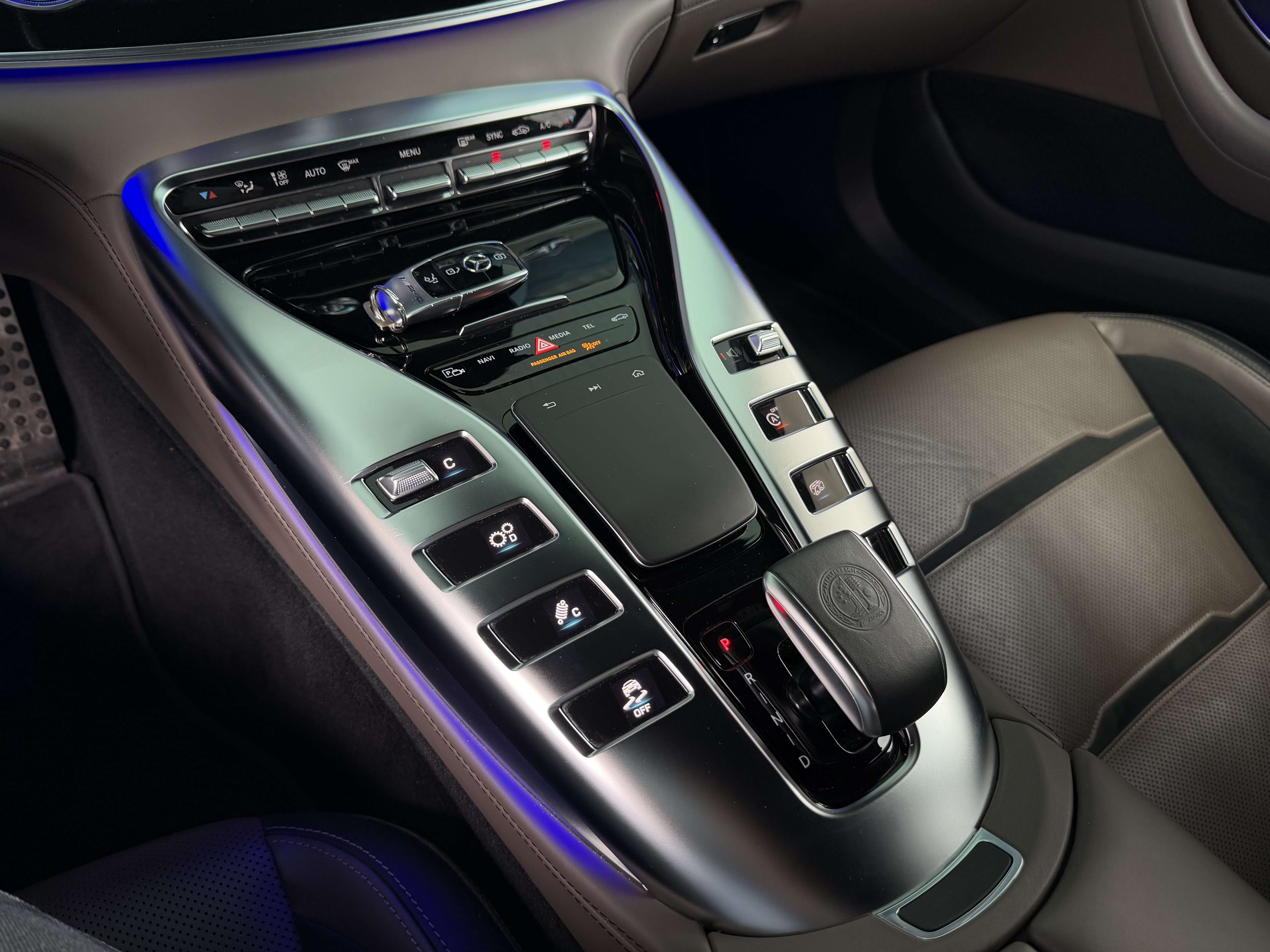 Mercedes-Benz AMG GT 43 (LOOK 63 AMG) CARPLAY CUIR GPS JA20 FULL OPTIONS GAR 1AN