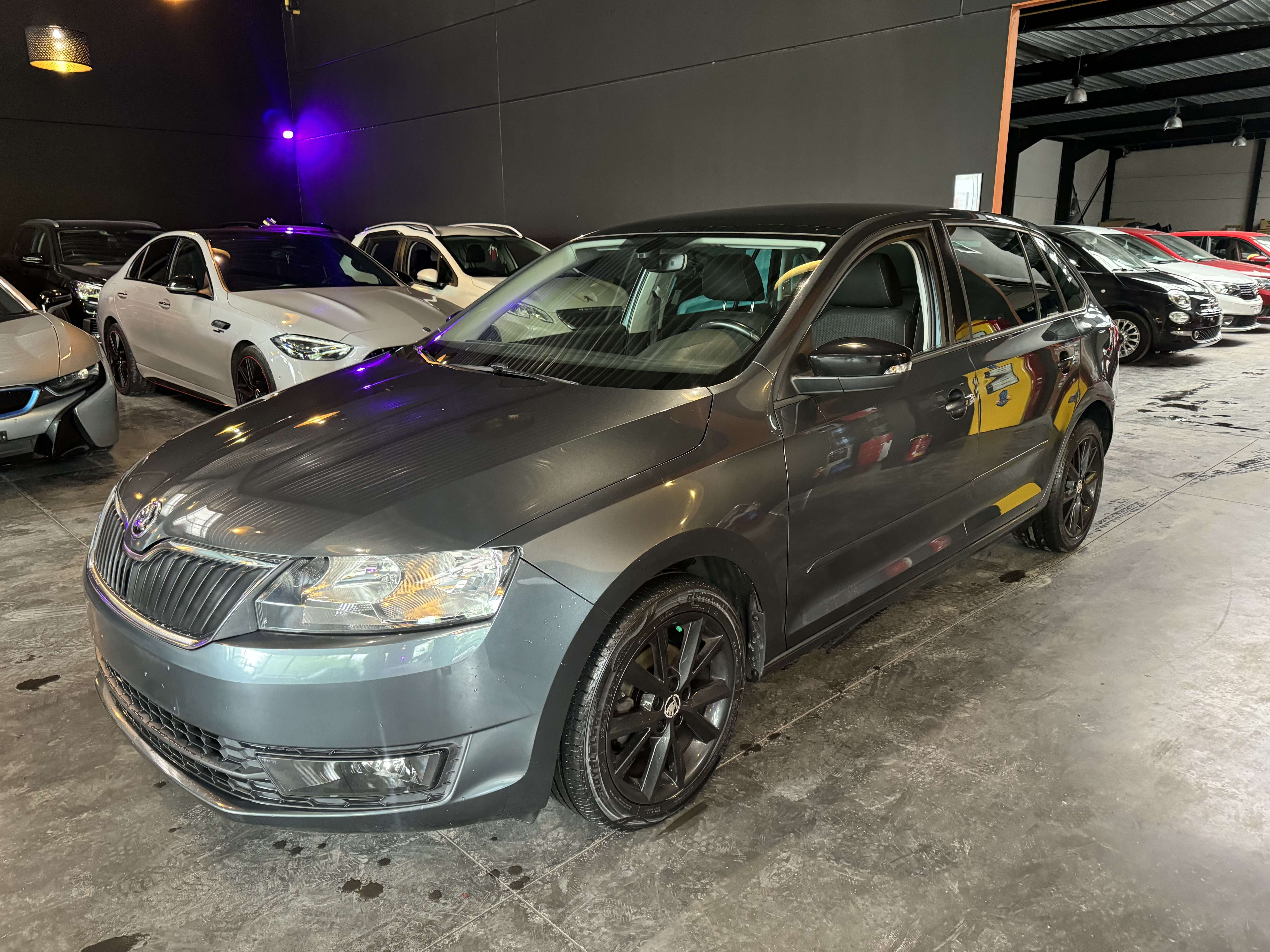 Skoda Rapid/Spaceback 1.2 - A/C - MEDIA/TEL - NAVI - CPTR ARR - SIEGES CHAUFFANTS