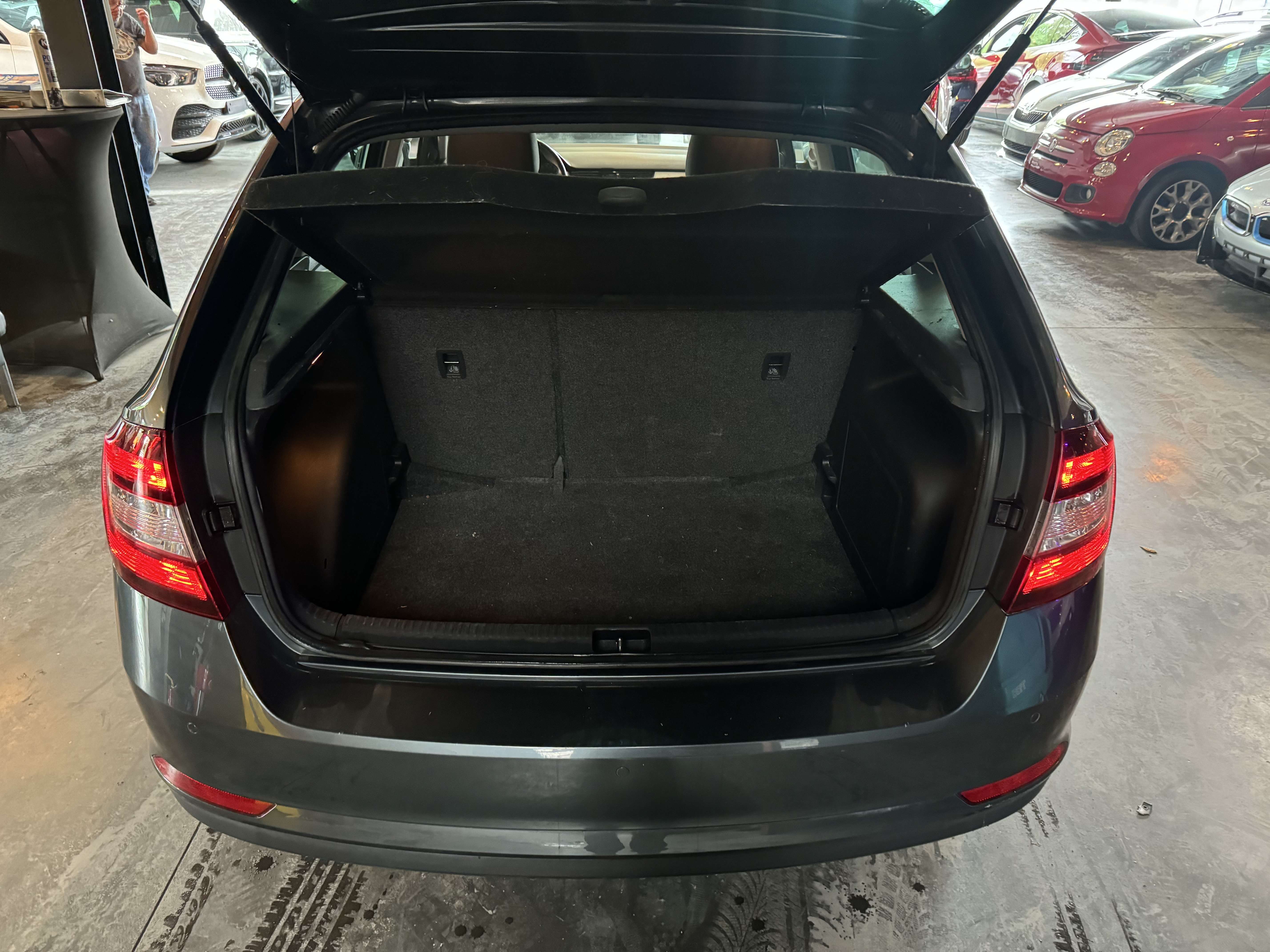 Skoda Rapid/Spaceback 1.2 - A/C - MEDIA/TEL - NAVI - CPTR ARR - SIEGES CHAUFFANTS