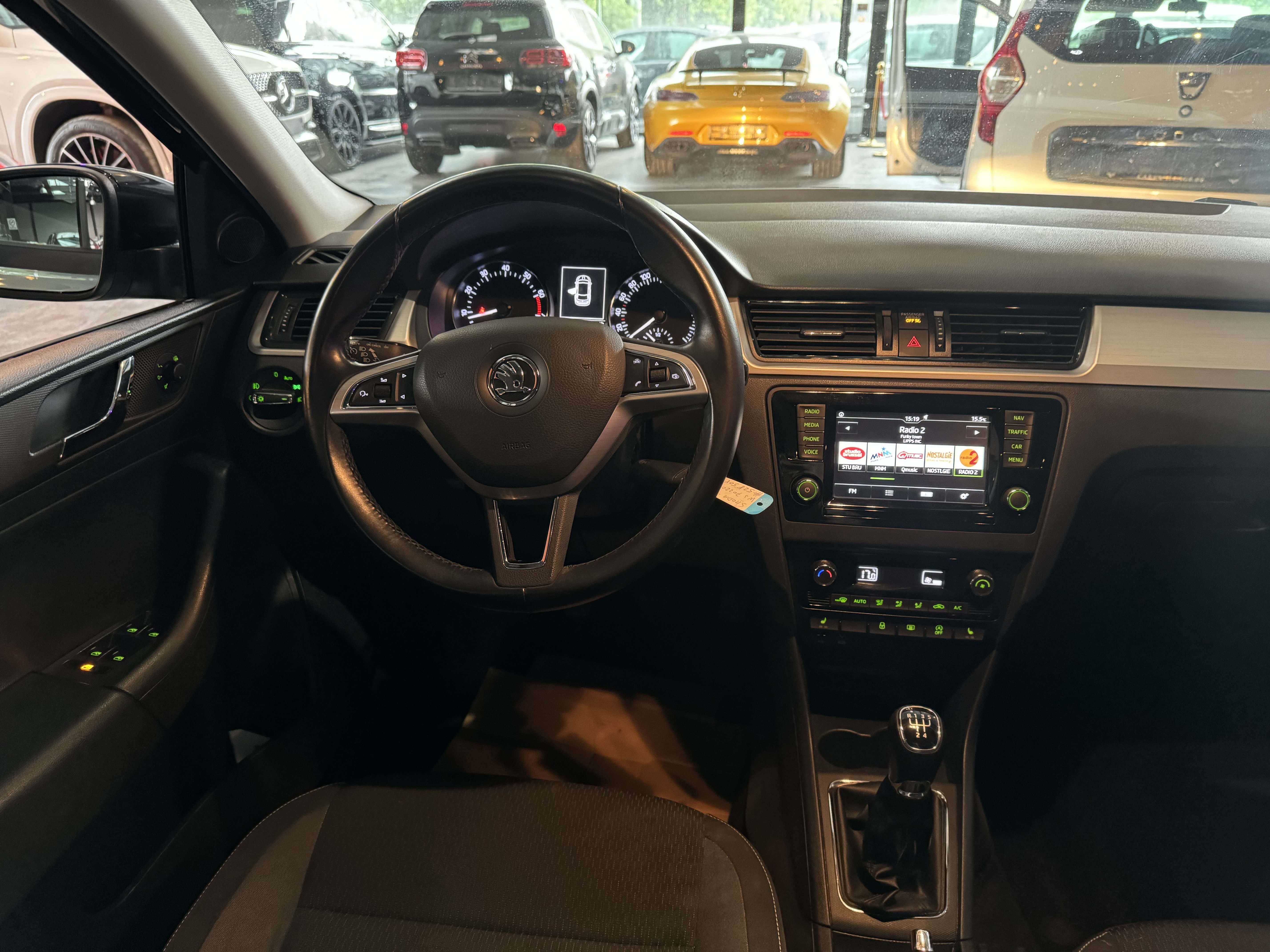 Skoda Rapid/Spaceback 1.2 - A/C - MEDIA/TEL - NAVI - CPTR ARR - SIEGES CHAUFFANTS