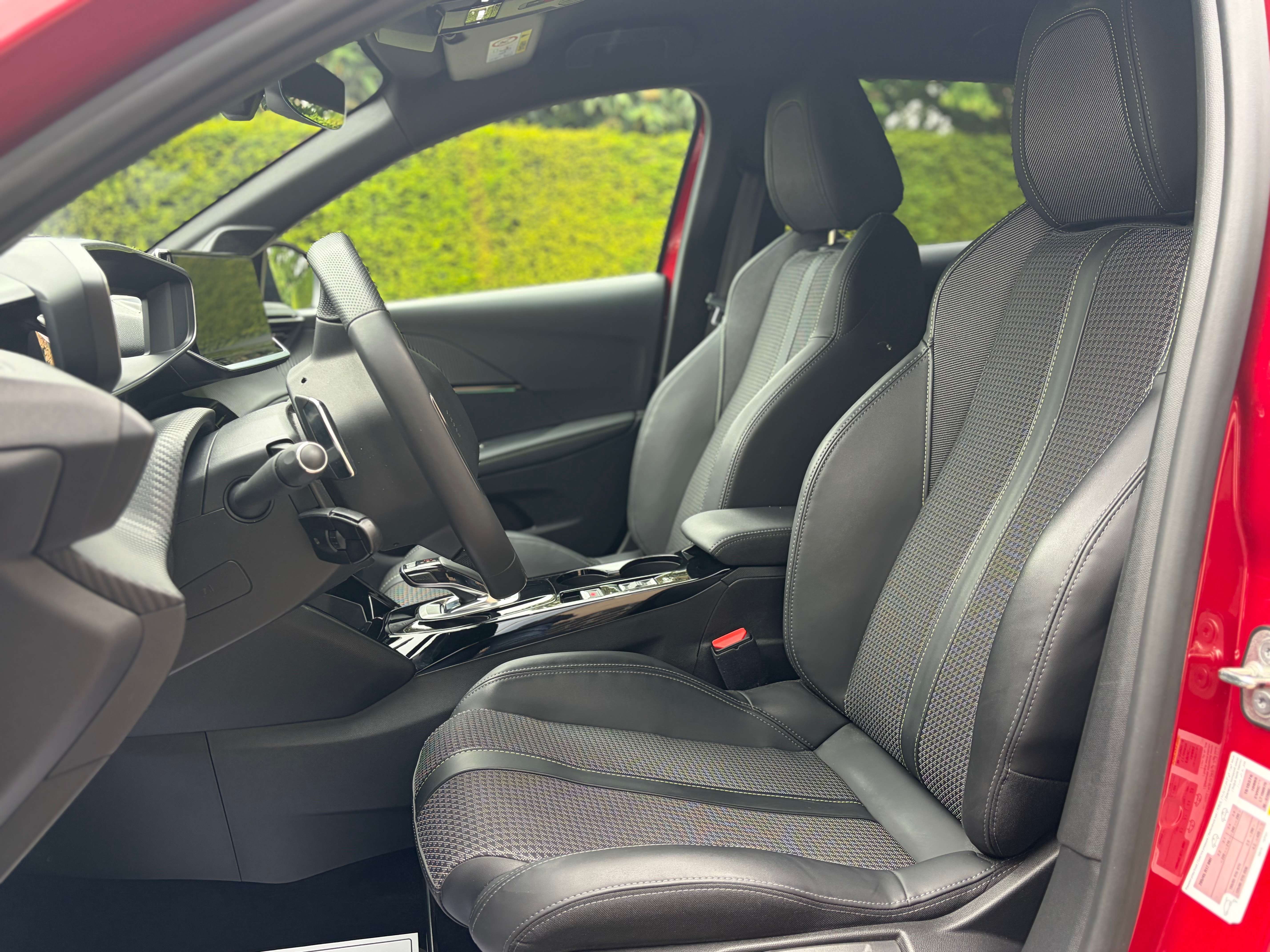 Peugeot 208 1.2 PureTech GT Line  ### 61000 km ###