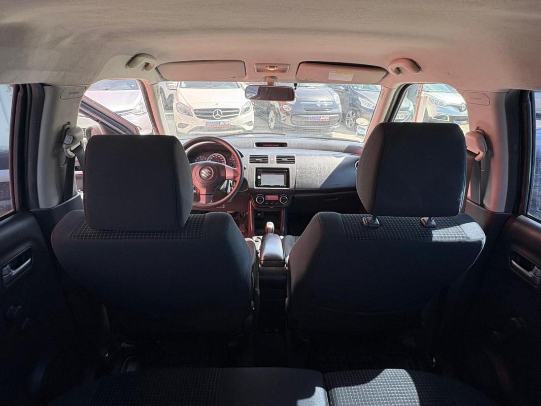 Suzuki Swift 1.3i 92 CH | ENTIÈREMENT RÉVISÉE ET GARANTIE 12 MOIS EN EUROPE