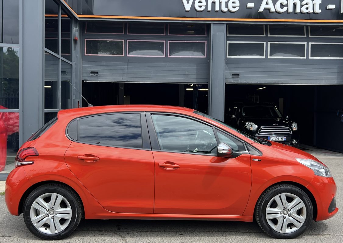 Peugeot 208 PHASE 2 STYLE 1.2 82 Cv ECRAN TACTILE / APPLE & ANDROID 5 PORTES - GARANTIE 1 AN