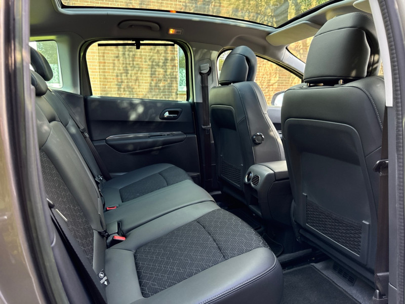 Peugeot 3008 1.6 HDI 115CH  ALLURE ETG6 * 137.000KM * TOIT PANO * CAMERA * GPS