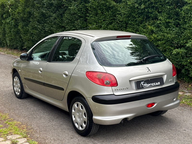 Peugeot 206 1.1 ESSENCE 60CH * 98.000KM * 5 PORTES * GARANTIE
