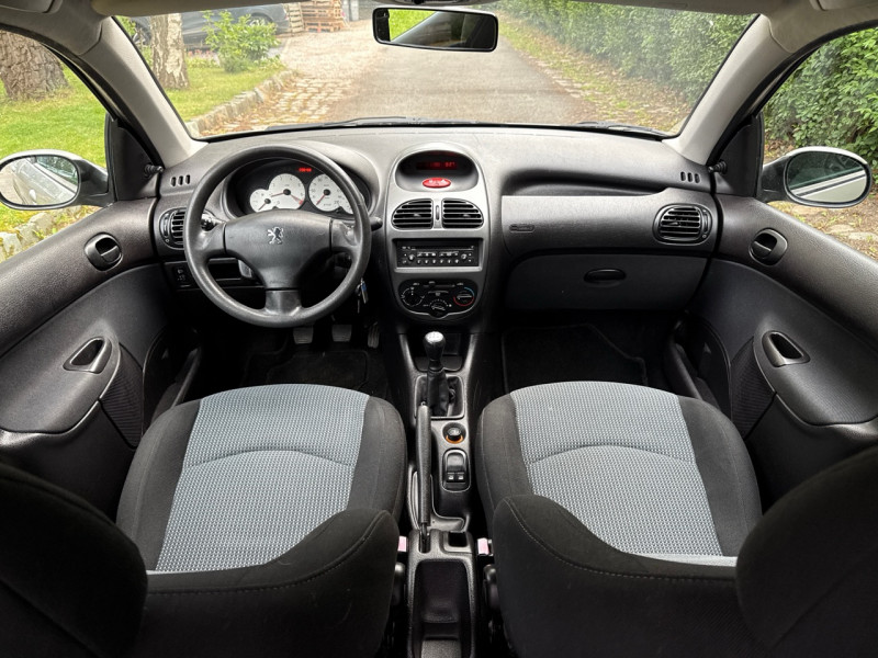 Peugeot 206 1.1 ESSENCE 60CH * 98.000KM * 5 PORTES * GARANTIE