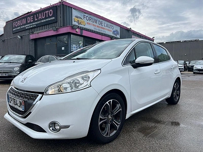 Peugeot 208 1.6 E-HDI 115 ALLURE 5P