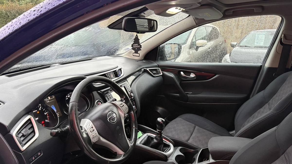 Nissan Qashqai 1.6L DCI 131 CH - ENTIÈREMENT RÉVISÉE & GARANTIE PENDANT 12 MOIS