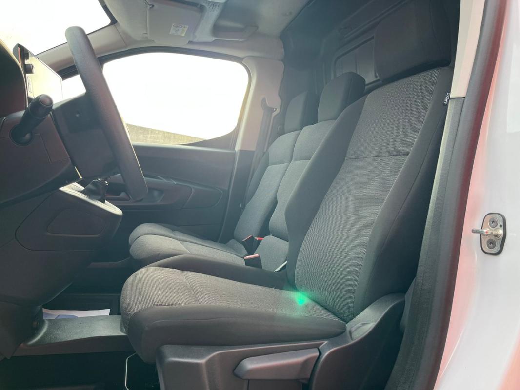 Citroen Berlingo 1.5 HDI 100 CH - 1ere MAIN 3 PLACES |RÉVISÉE ET ANS DE GARANTIE CONSTRUCTEUR