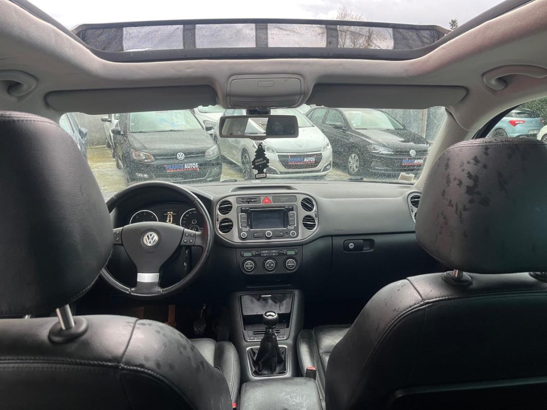 Volkswagen Tiguan 2.0L TDI 140 CH RADARS GPS TOIT PANORAMIQUE RÉVISÉE ET GARANTIE 12 MOIS EUROPE