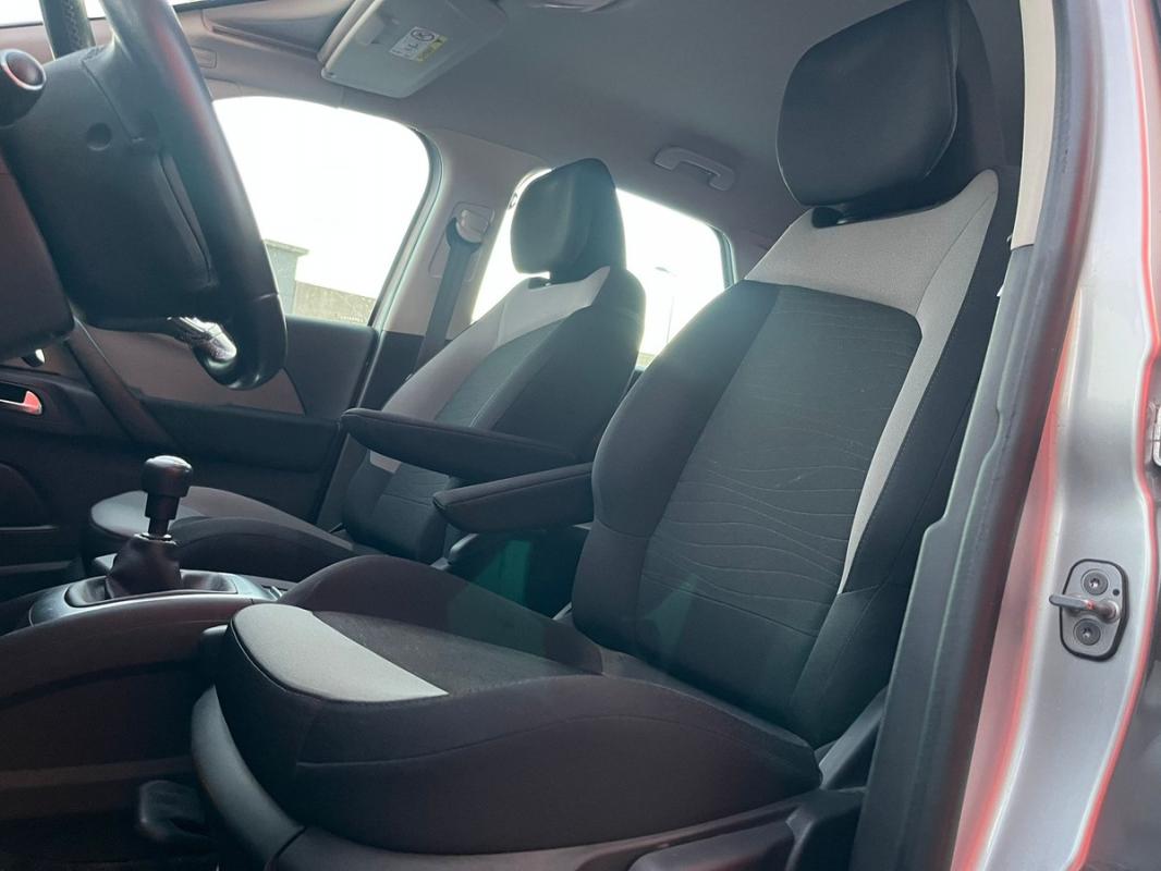 Citroen C4 1.6L 156 CH 1ÈRE MAIN - CAMÉRA | ENTIÈREMENT RÉVISÉE & GARANTIE 12 MOIS