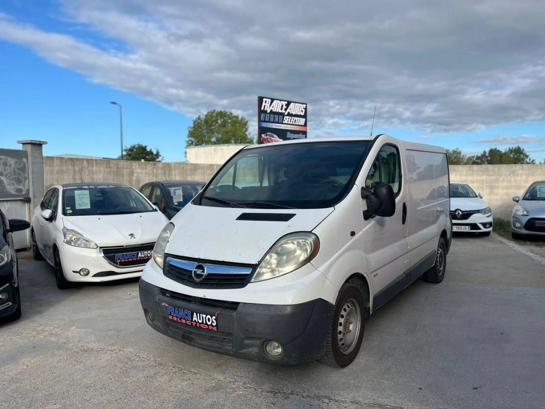 Opel Vivaro 2.0L CDTI 114 CH 3 PLACES DIESEL - ENTIÈREMENT RÉVISÉE ET GARANTIE