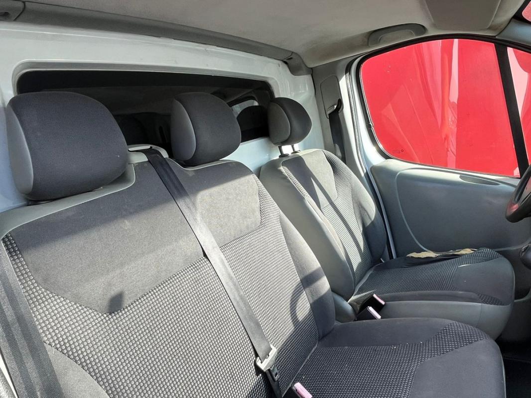Opel Vivaro 2.0L CDTI 114 CH 3 PLACES DIESEL - ENTIÈREMENT RÉVISÉE ET GARANTIE