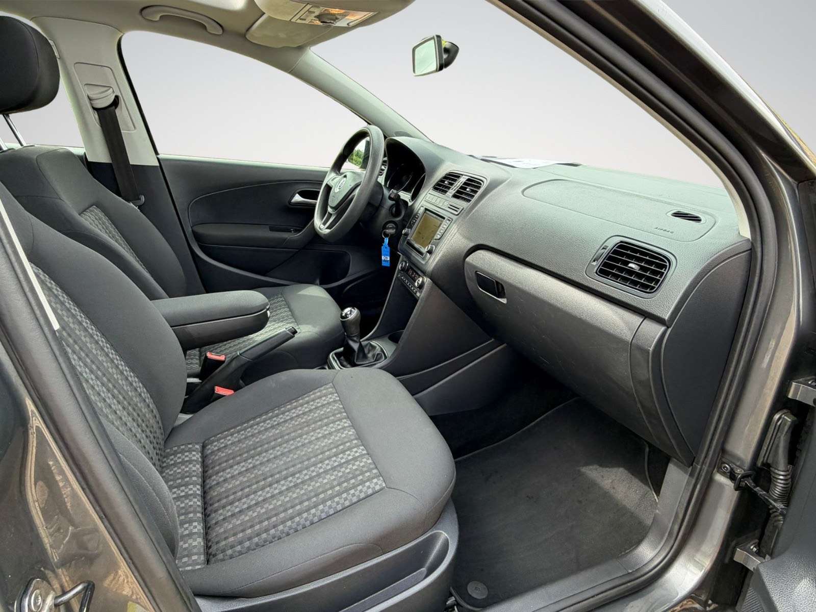 Volkswagen Polo Polo 1.0i Trend / Toit Ouvrant / Navi / Clim / Gar