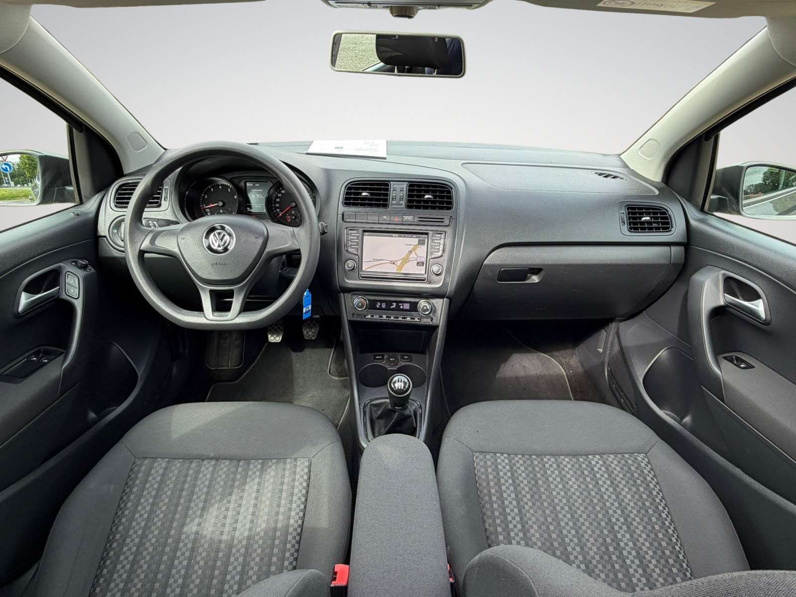 Volkswagen Polo Polo 1.0i Trend / Toit Ouvrant / Navi / Clim / Gar