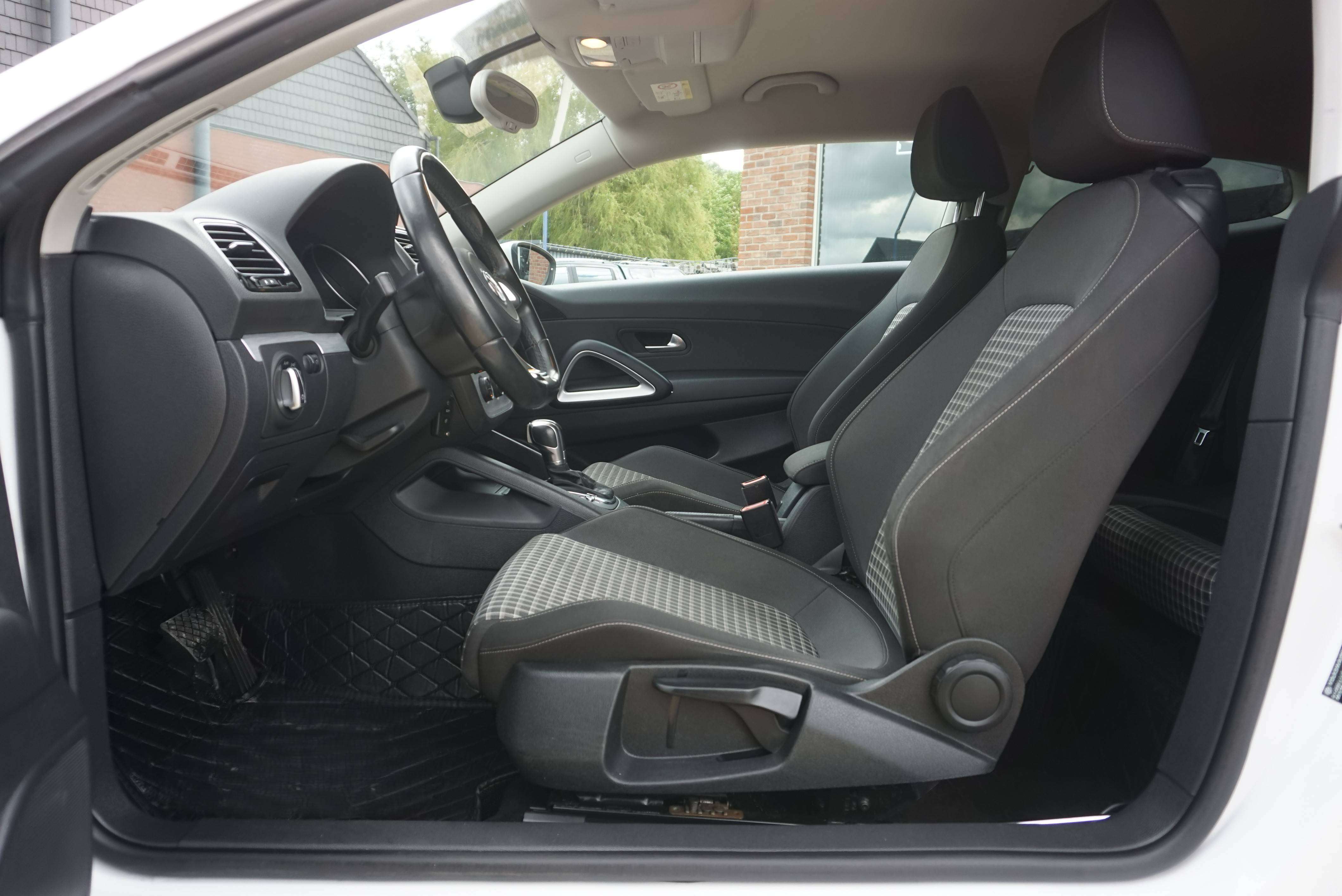 Volkswagen Scirocco 2.0 TSI DSG6 BI-XENON PDC CLIMTRONIC CARNET COMPLET