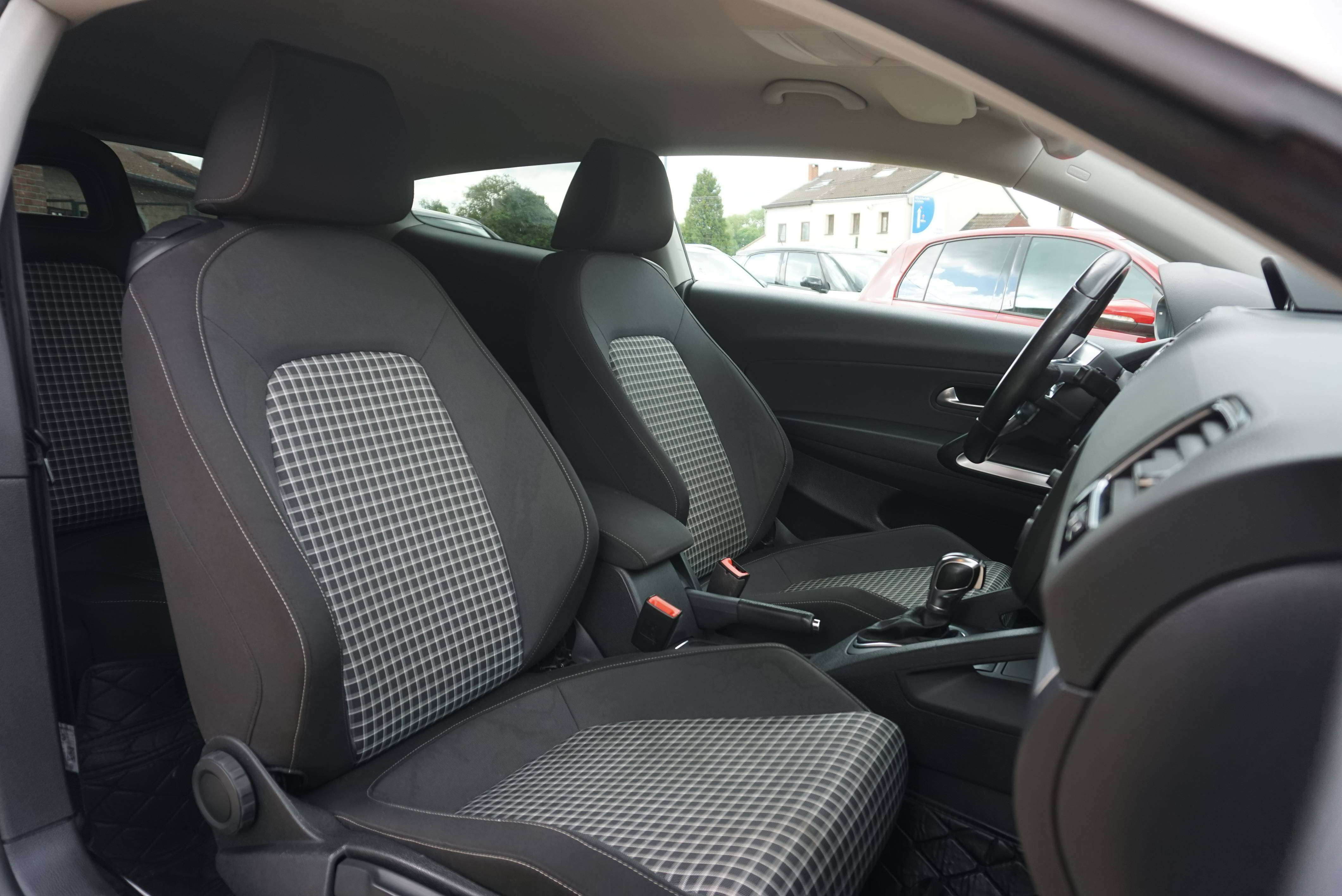 Volkswagen Scirocco 2.0 TSI DSG6 BI-XENON PDC CLIMTRONIC CARNET COMPLET