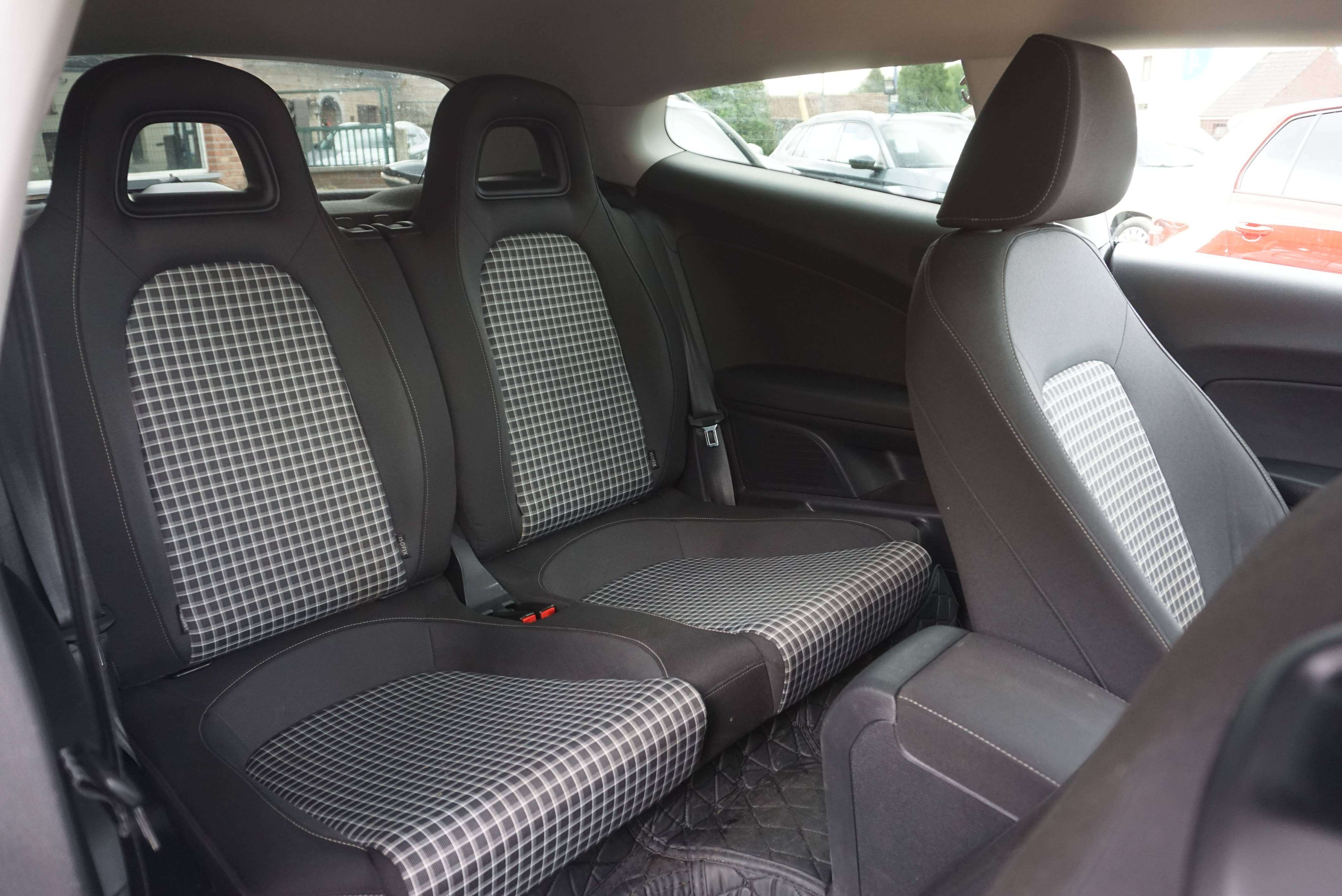 Volkswagen Scirocco 2.0 TSI DSG6 BI-XENON PDC CLIMTRONIC CARNET COMPLET