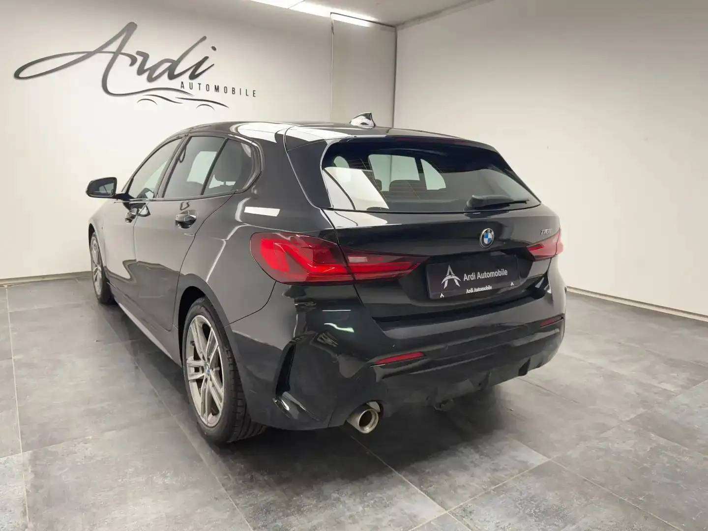 BMW 118 iA *PACK M*CARPLAY*SIEGE CHAUFF*GARANTIE 12 MOIS*