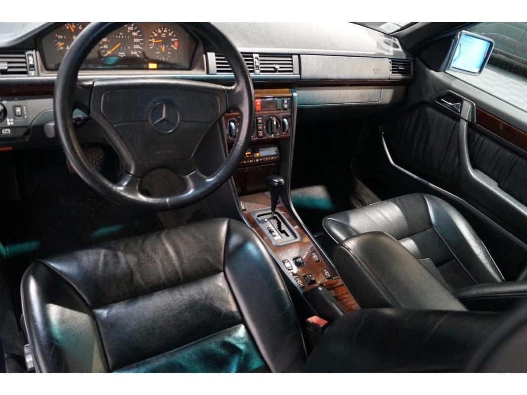 Mercedes-Benz Classe E 220 - BVA CABRIOLET Prestige 148900 km d'origine