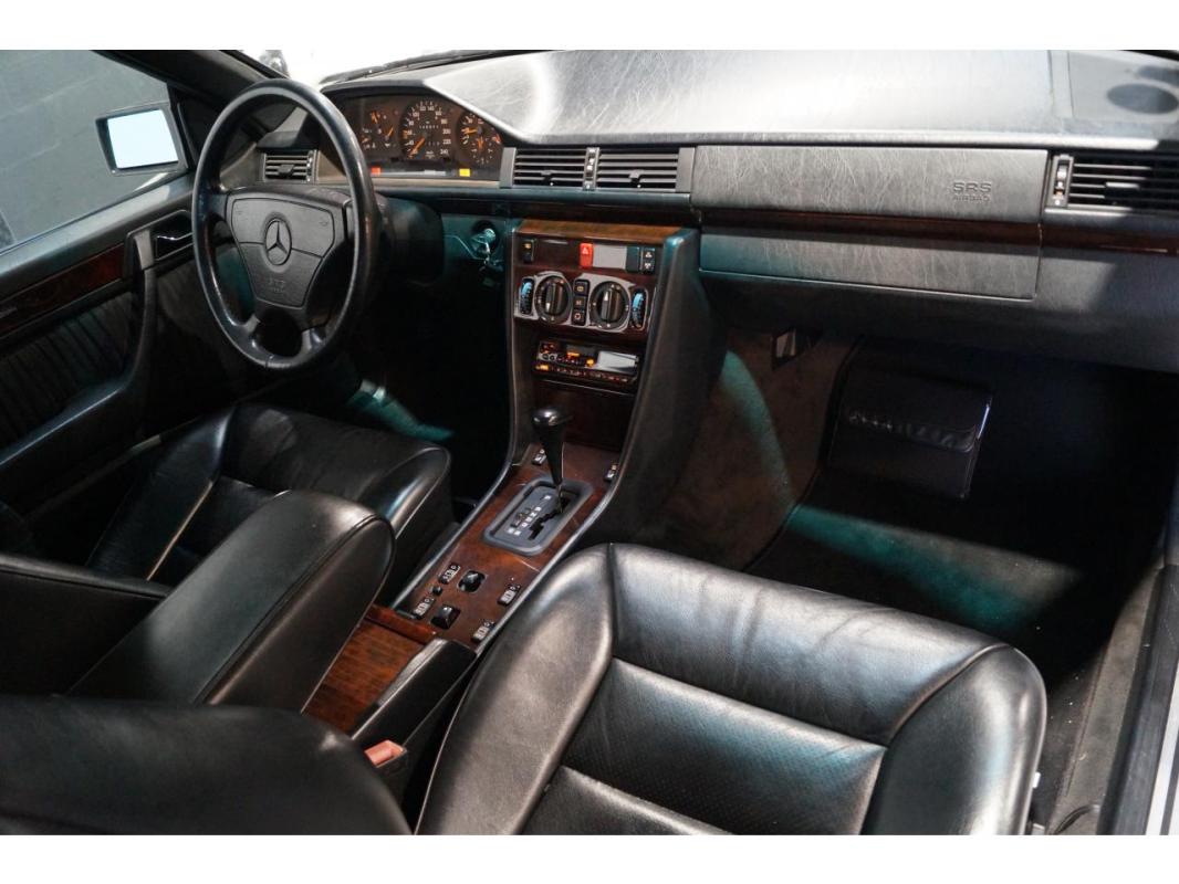 Mercedes-Benz Classe E 220 - BVA CABRIOLET Prestige 148900 km d'origine