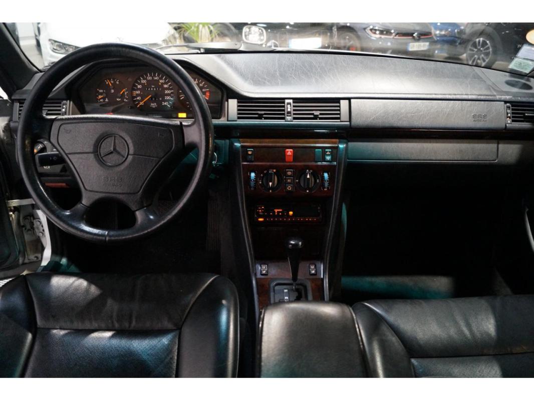 Mercedes-Benz Classe E 220 - BVA CABRIOLET Prestige 148900 km d'origine