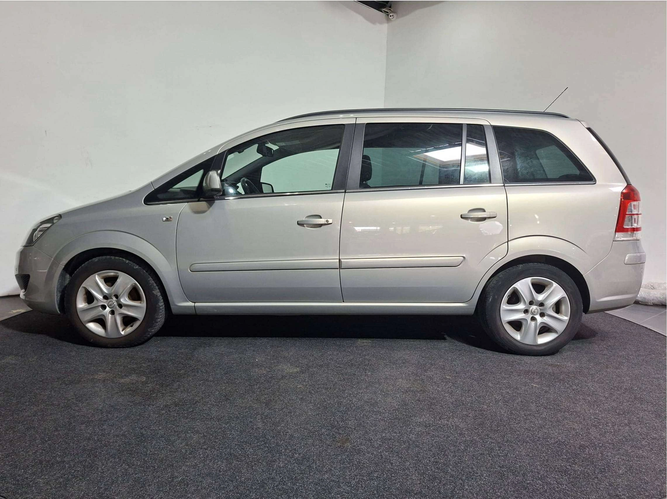 Opel Zafira Zafira 1.6i  I 7 Plaatsen I only export I