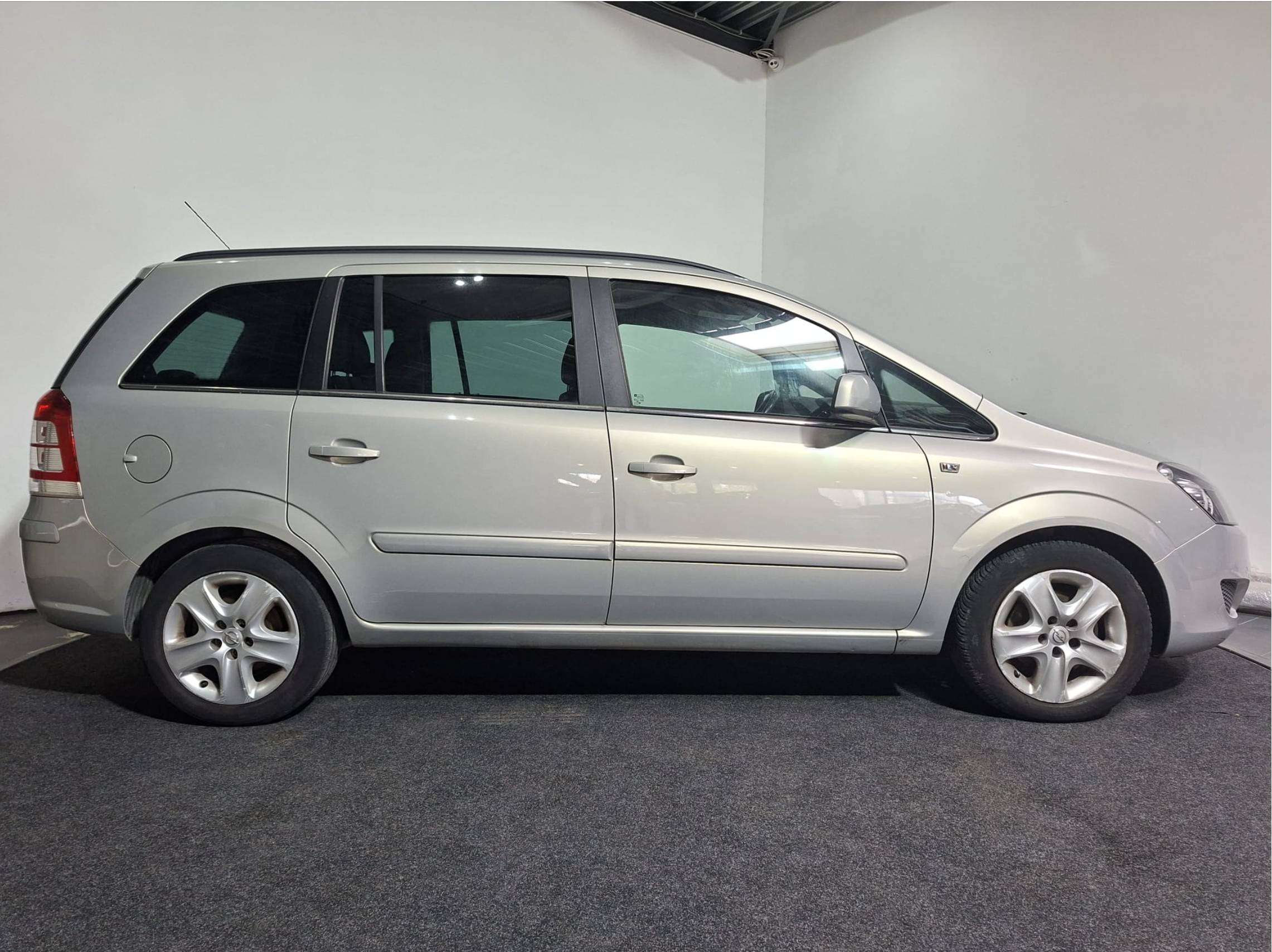 Opel Zafira Zafira 1.6i  I 7 Plaatsen I only export I
