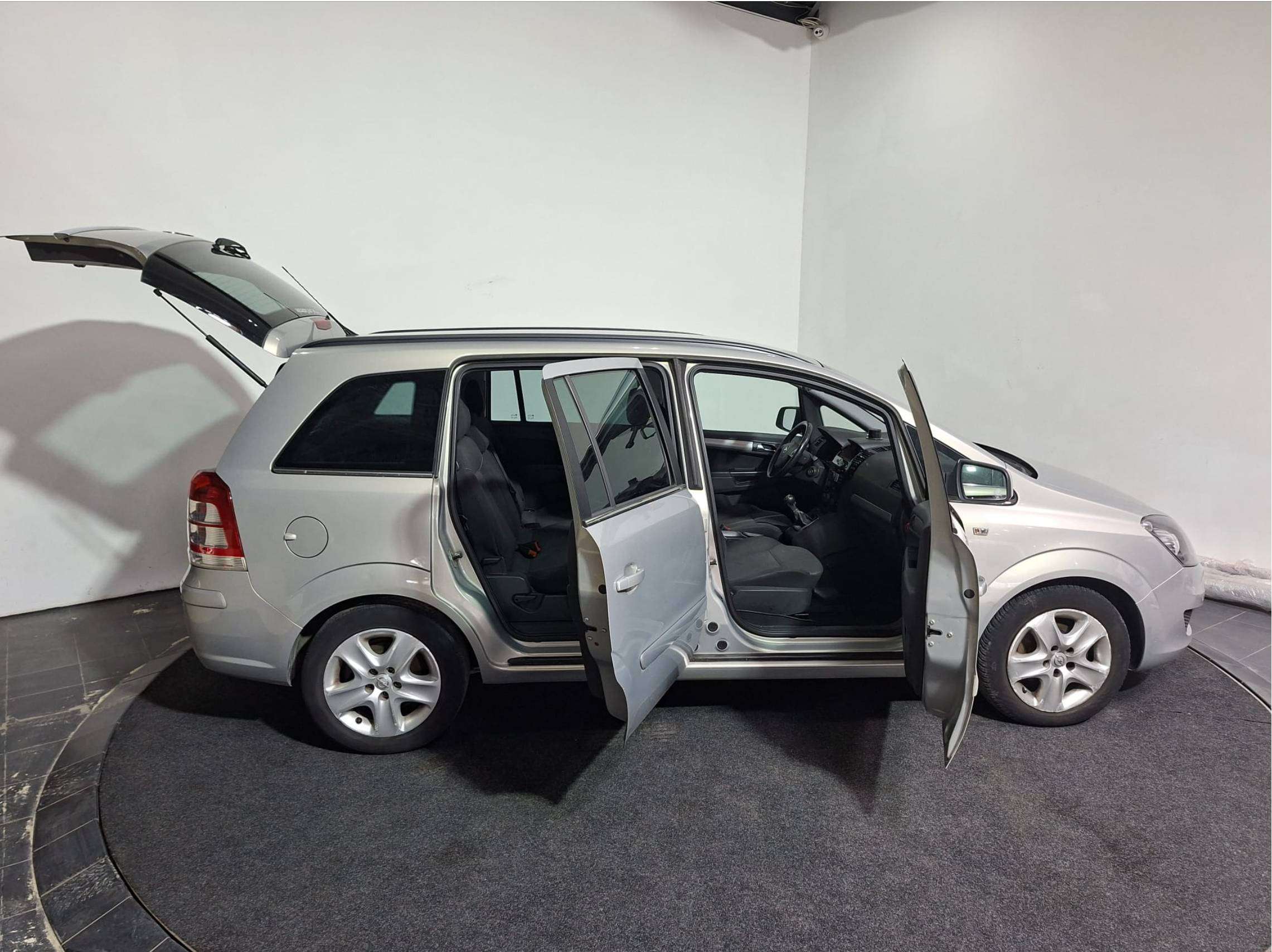 Opel Zafira Zafira 1.6i  I 7 Plaatsen I only export I