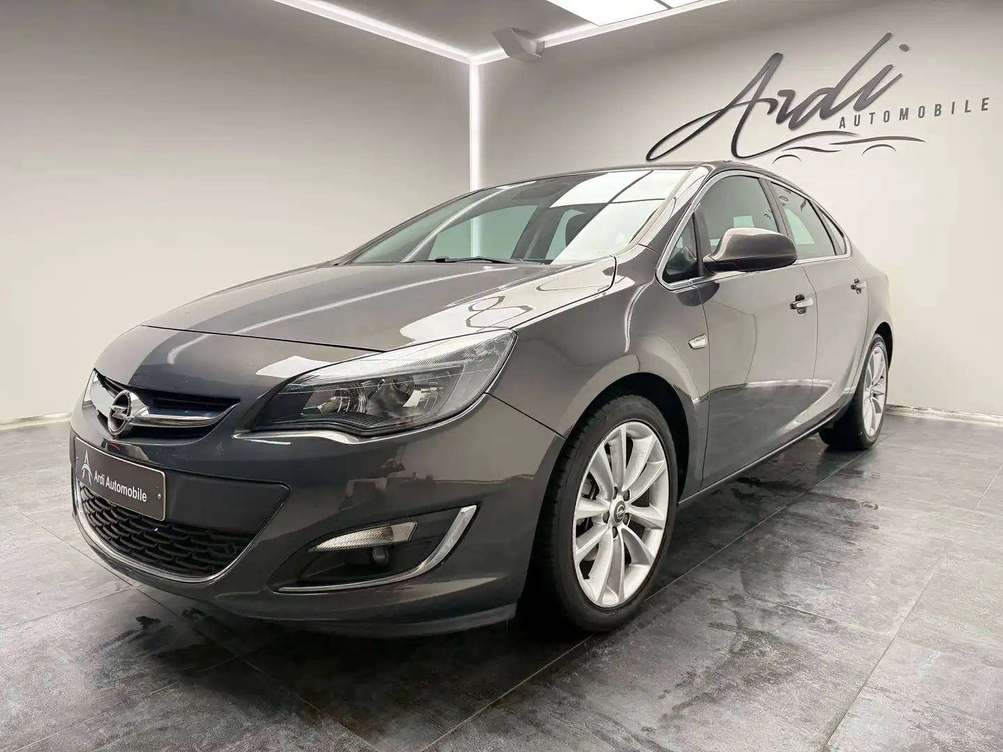Opel Astra 1.7 CDTi *SIEGES CHAUFFANTS*GPS*GARANTIE 12 MOIS*