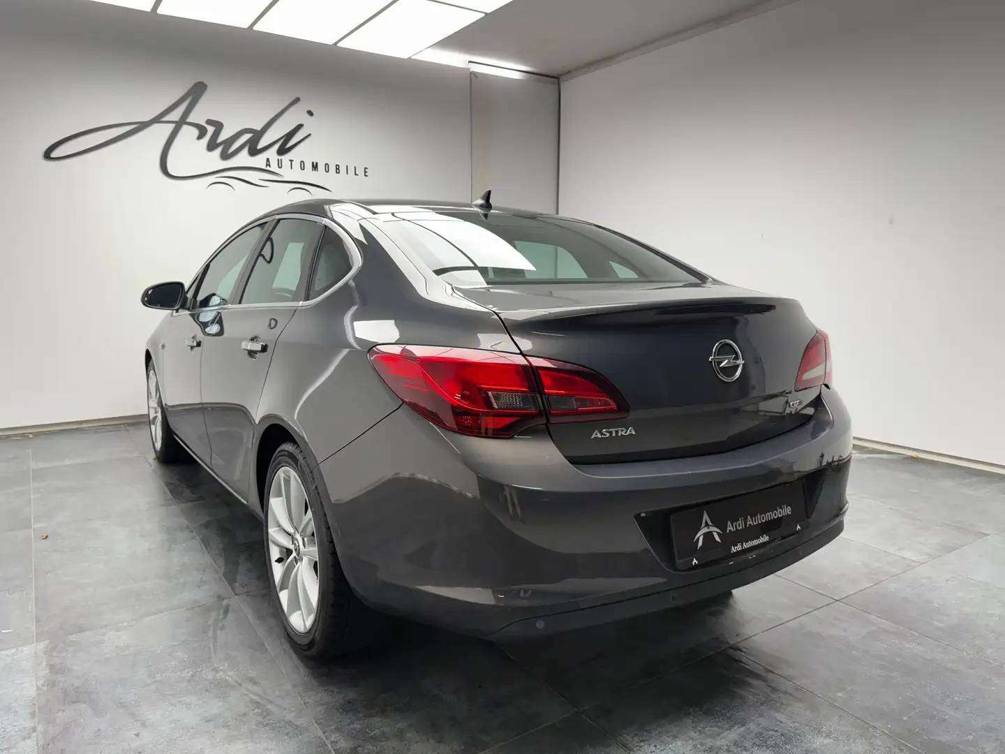 Opel Astra 1.7 CDTi *SIEGES CHAUFFANTS*GPS*GARANTIE 12 MOIS*