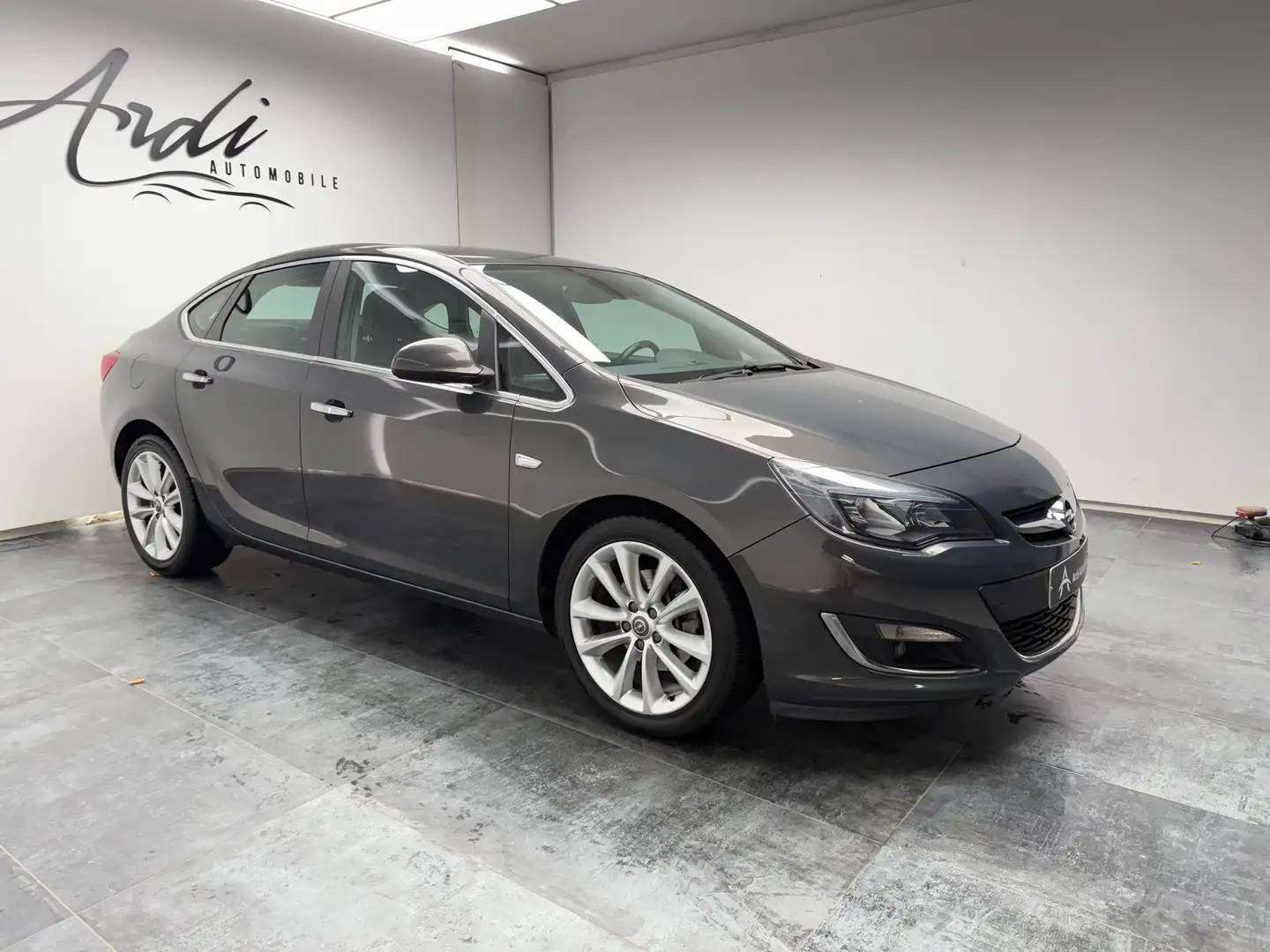 Opel Astra 1.7 CDTi *SIEGES CHAUFFANTS*GPS*GARANTIE 12 MOIS*