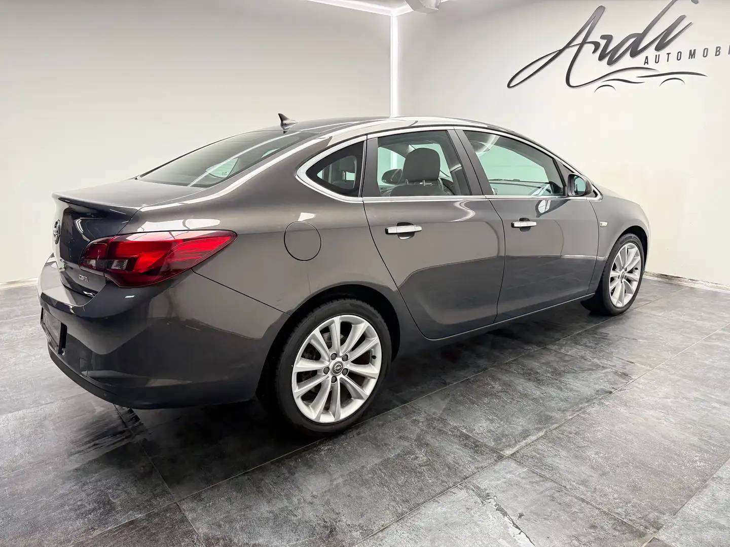Opel Astra 1.7 CDTi *SIEGES CHAUFFANTS*GPS*GARANTIE 12 MOIS*