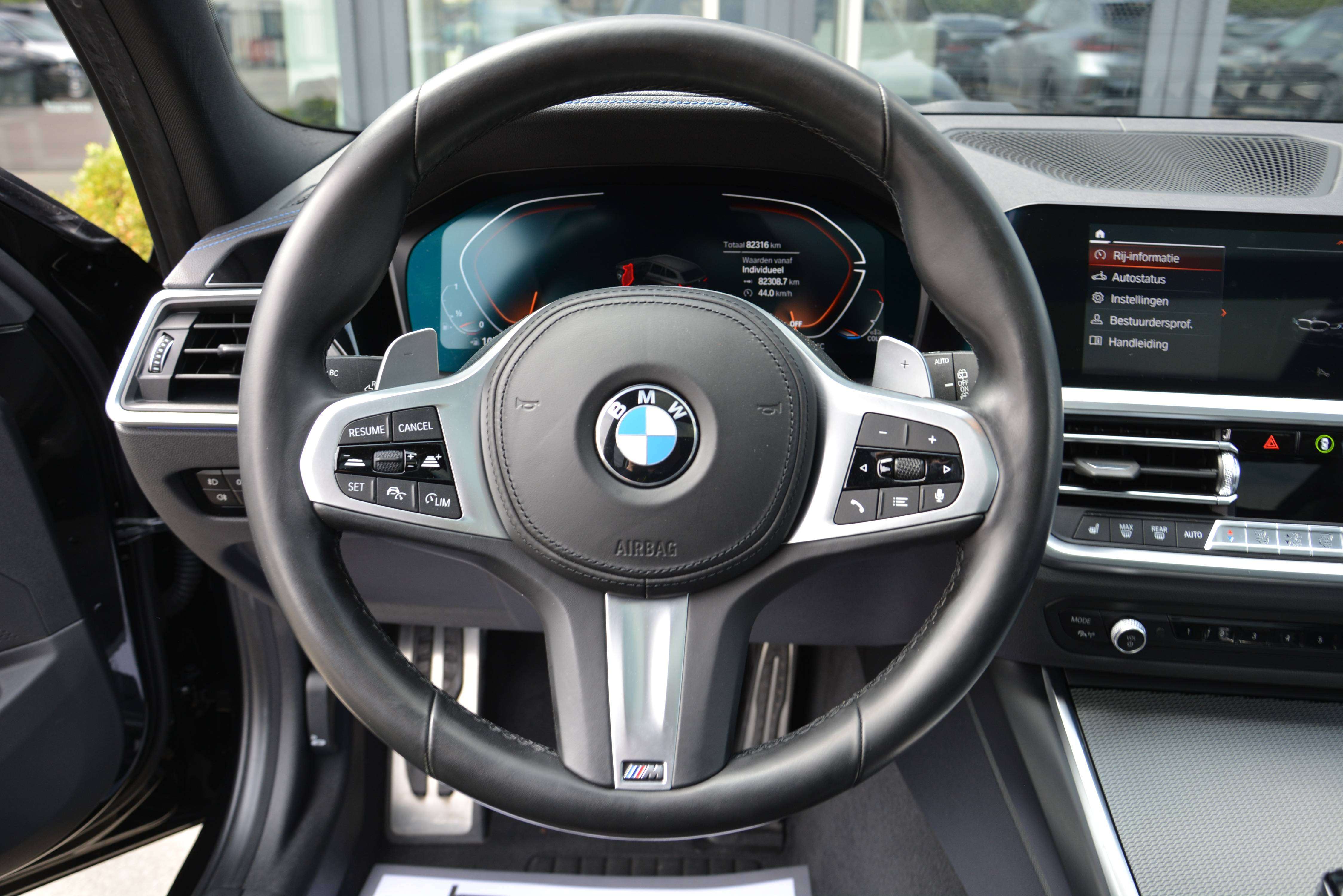 BMW 330 i Touring M-Sport/ PDC/ LED/ Navi/ Leder/ Pano/ Hifi/ Alu's 19"