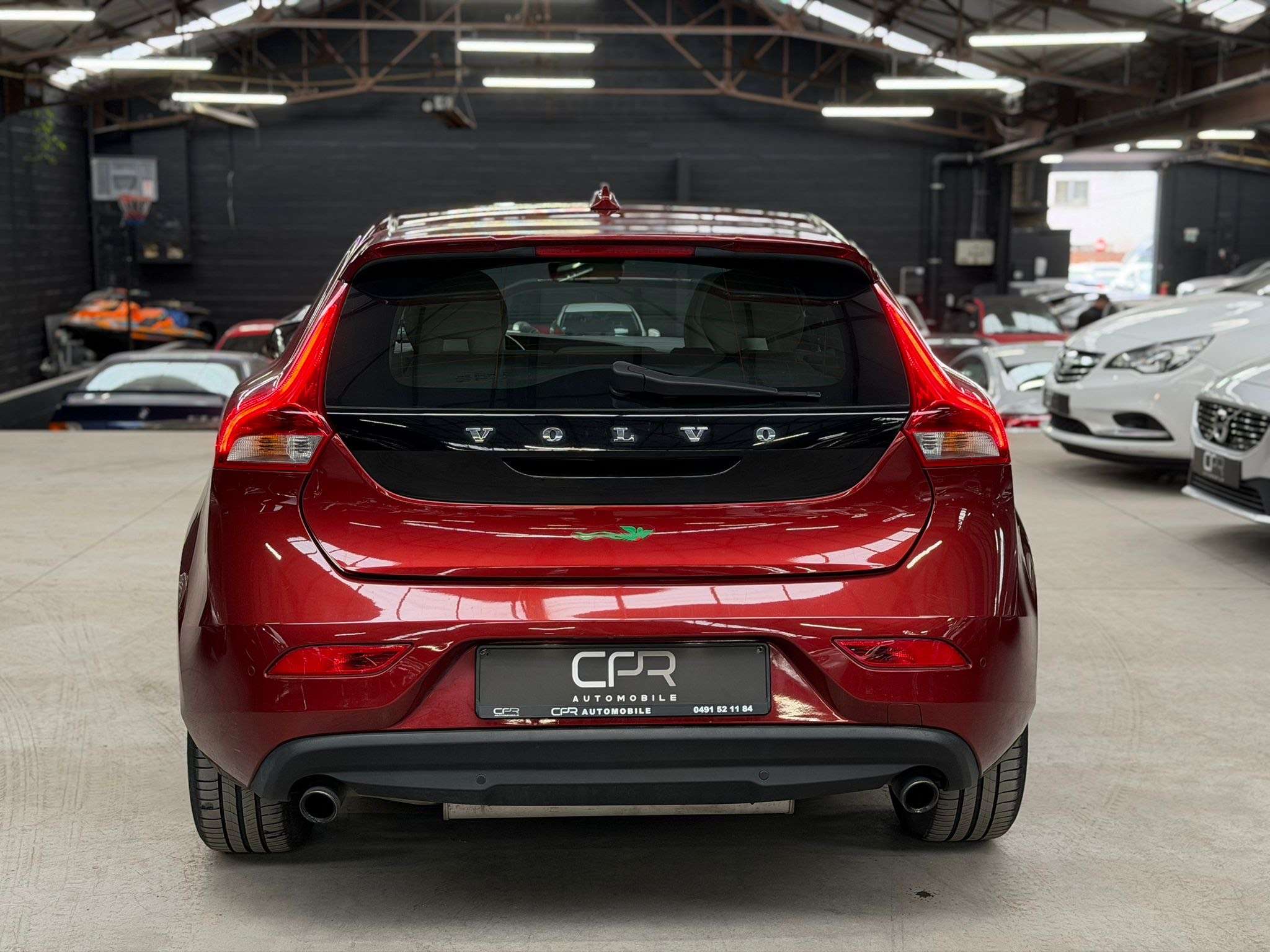 Volvo V40 1.6i * 1ER PROP * AUTO * PANO * CUIR * RADAR AR *