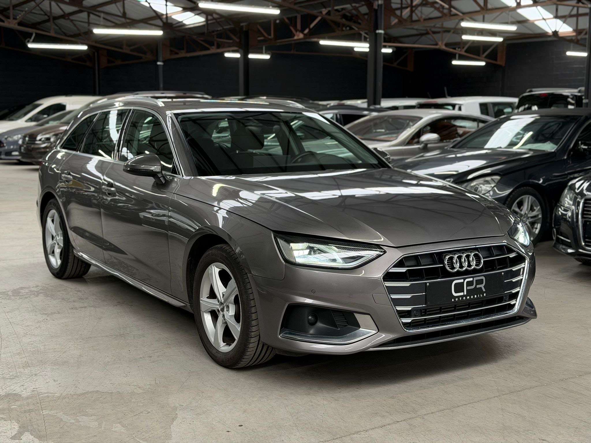 Audi A4 40 TFSI S tronic * NEW LIFT * GPS * XENON * RADAR * GARANTIE