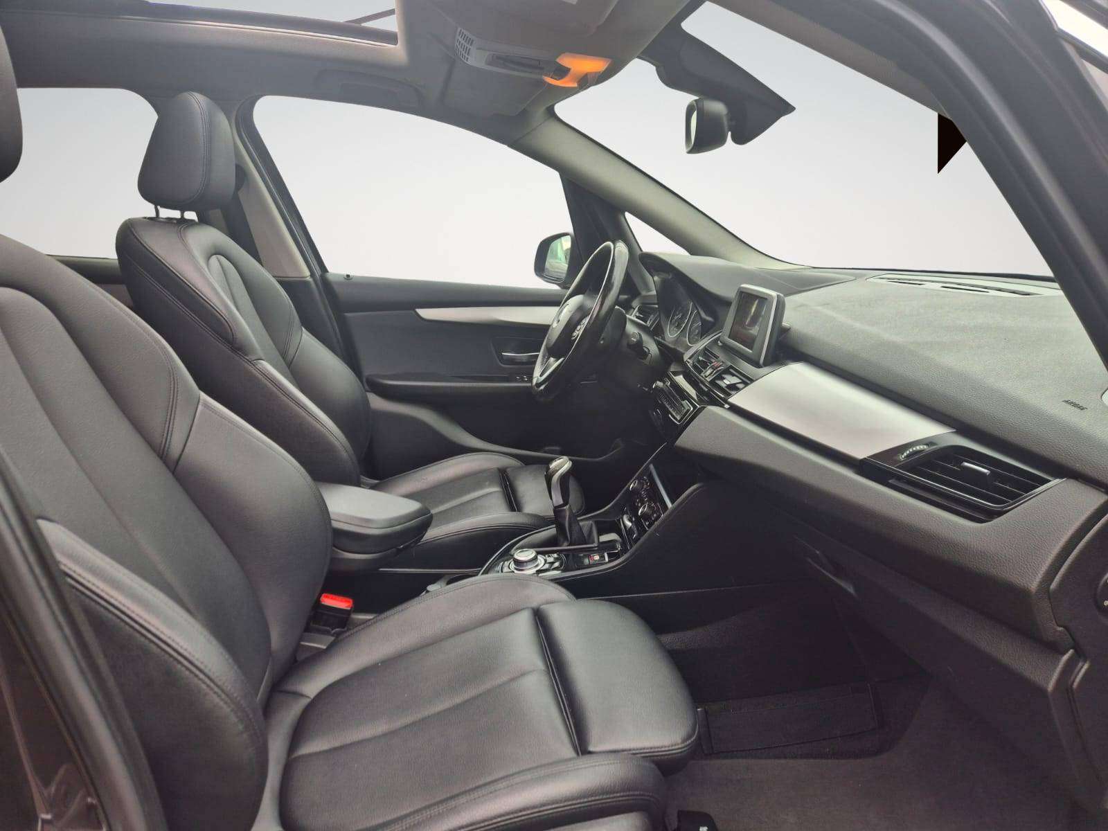 BMW 216 Active Tourer / Camera / Navigation / Cuir / Garantie 12 Mois