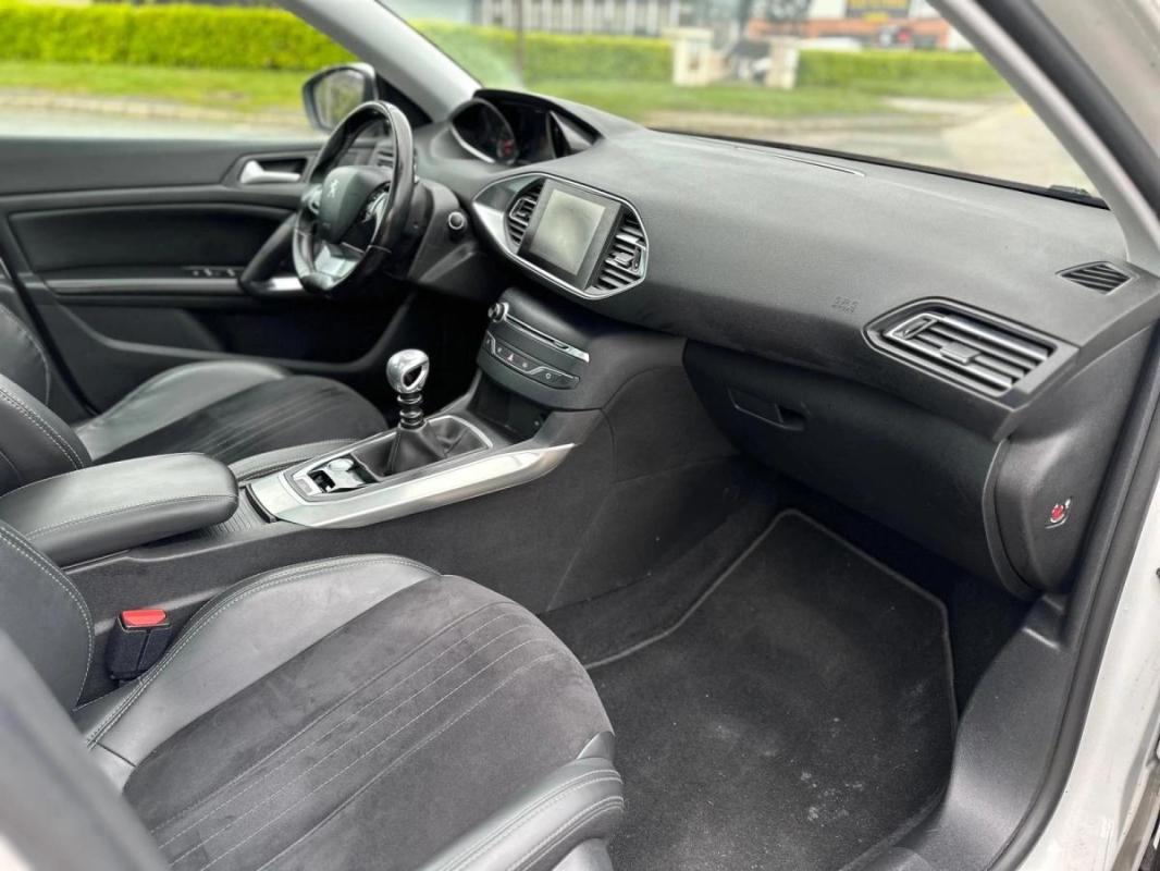 Peugeot 308 1.2 PT 130 CV FELINE TOIT PANO