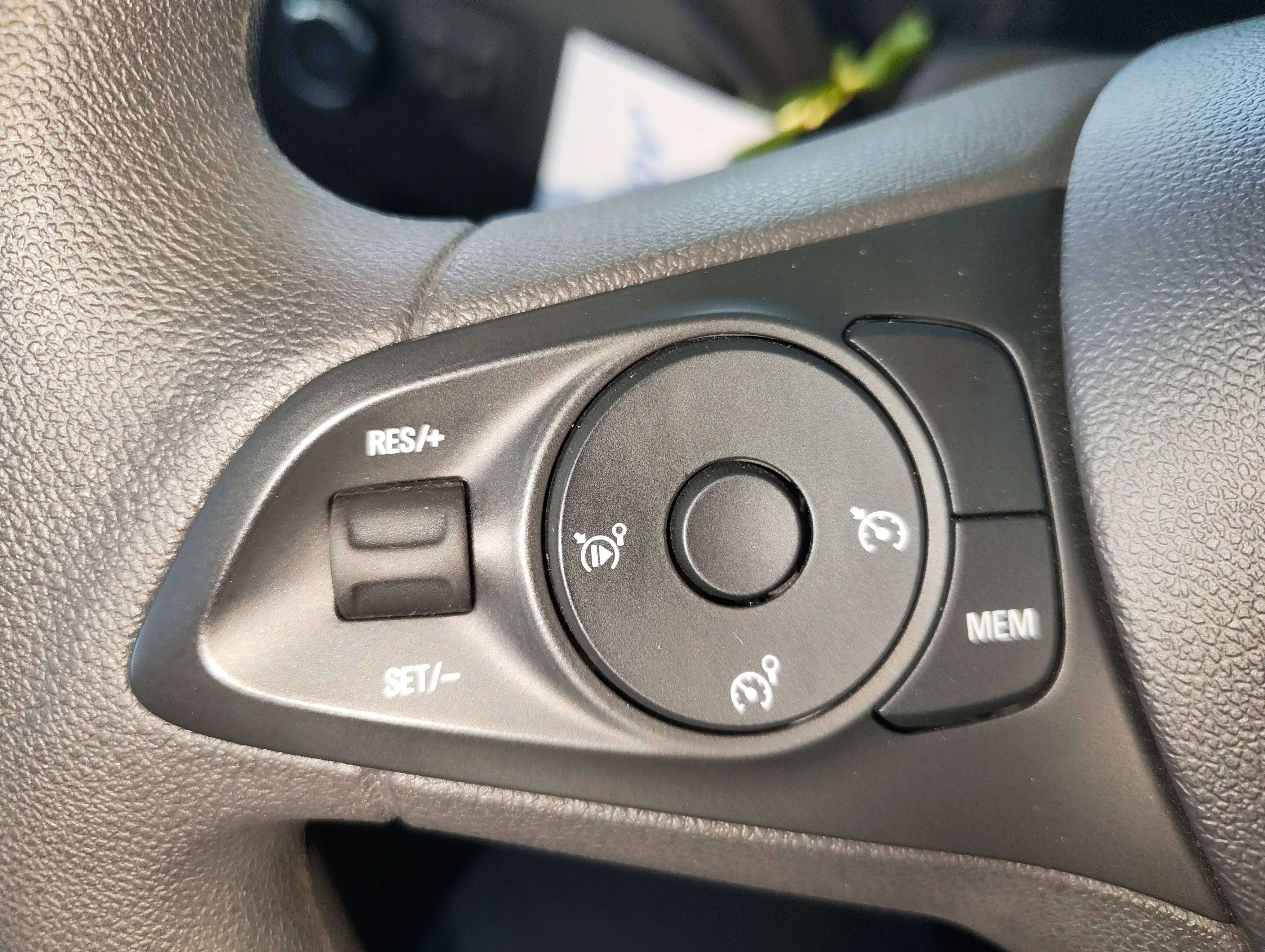Opel Crossland X Crossland X 1.2i 83pk Edition S/S 61021 km
