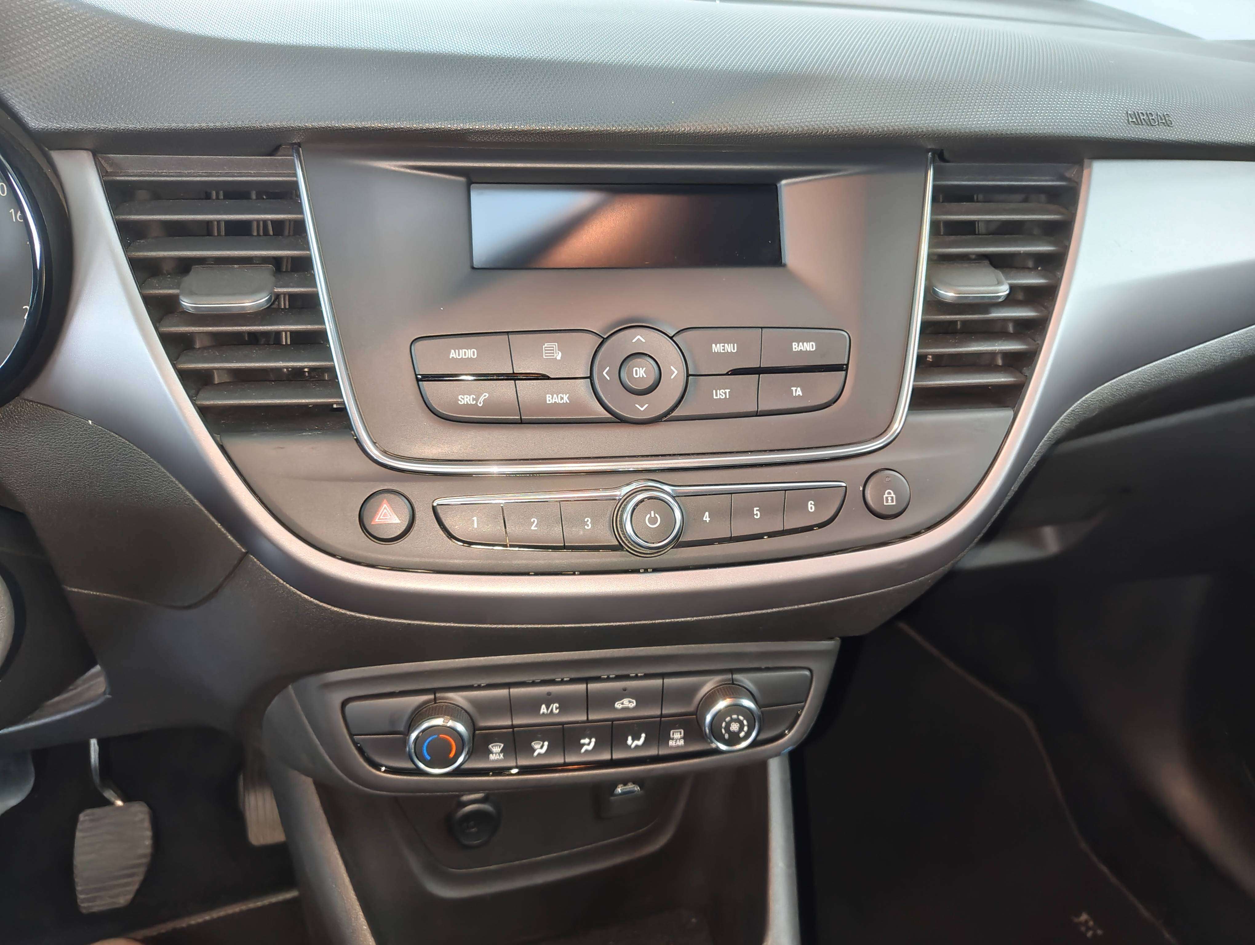 Opel Crossland X Crossland X 1.2i 83pk Edition S/S 61021 km