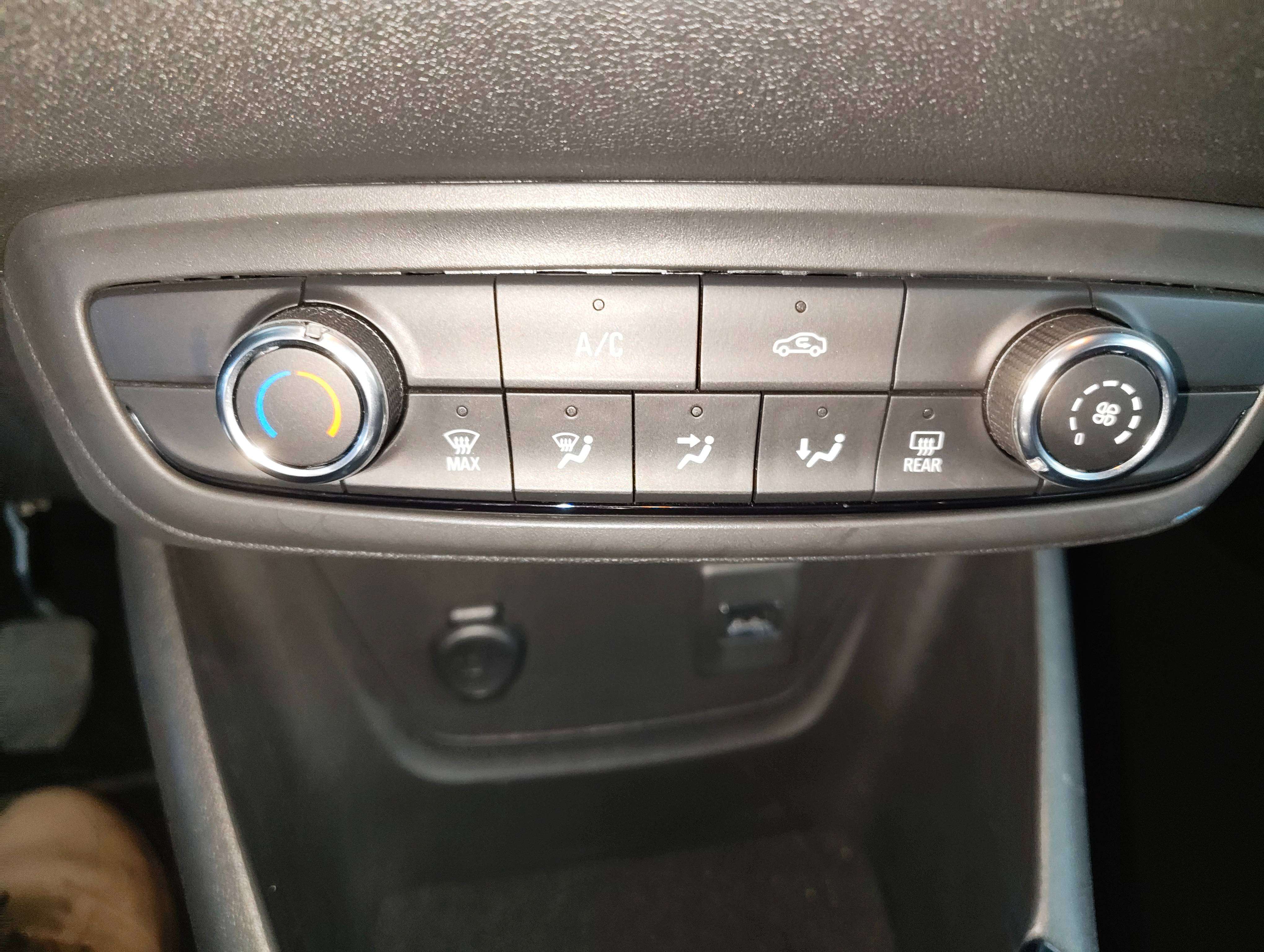 Opel Crossland X Crossland X 1.2i 83pk Edition S/S 61021 km
