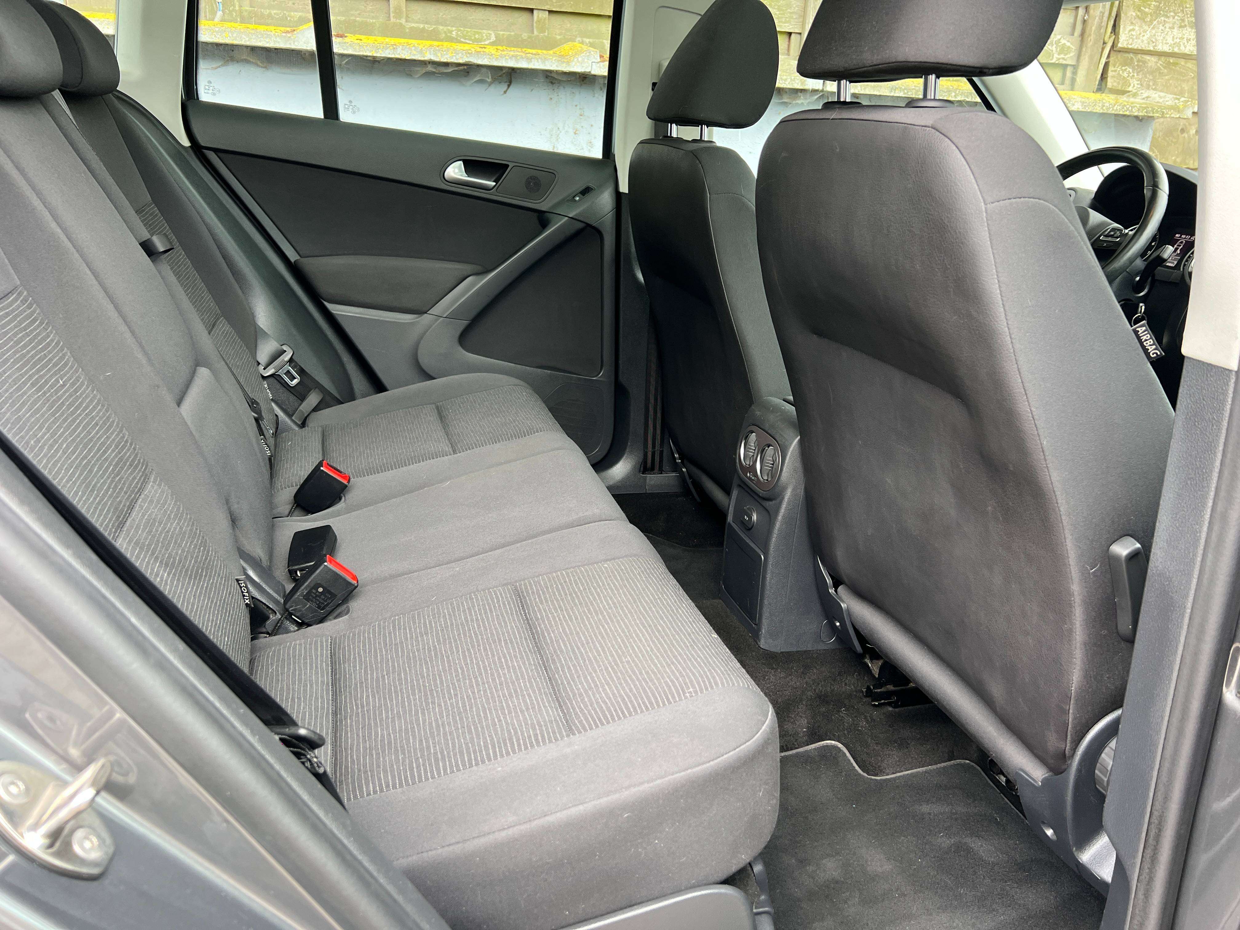 Volkswagen Tiguan Tiguan 1.4 TSI 125cv 6vit Trend (navig toit panoramique clim ect)