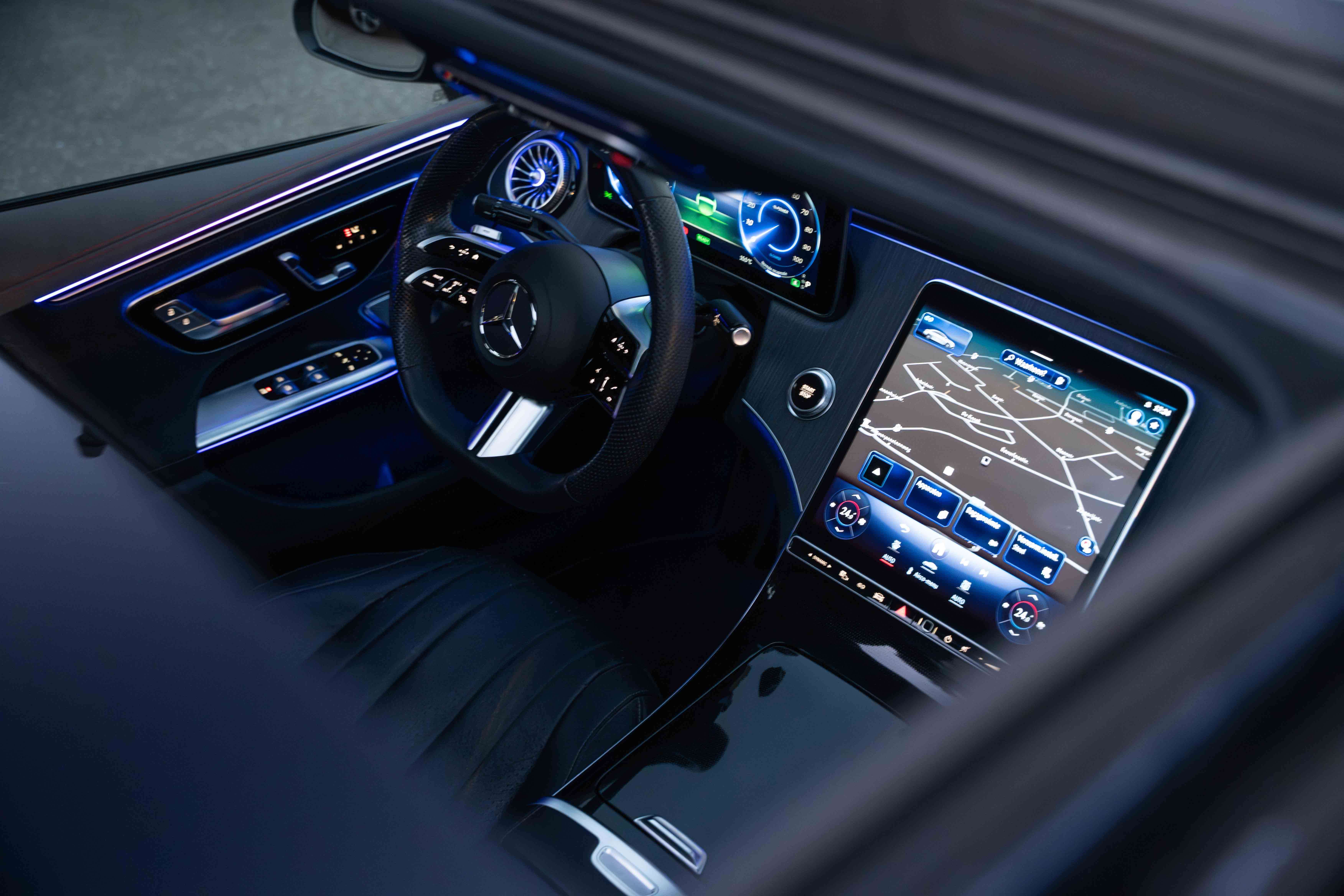 Mercedes-Benz EQE 350 4M AMG SOH98%/PANO/DIGILED/AIRMATIC/BURMESTER/360°