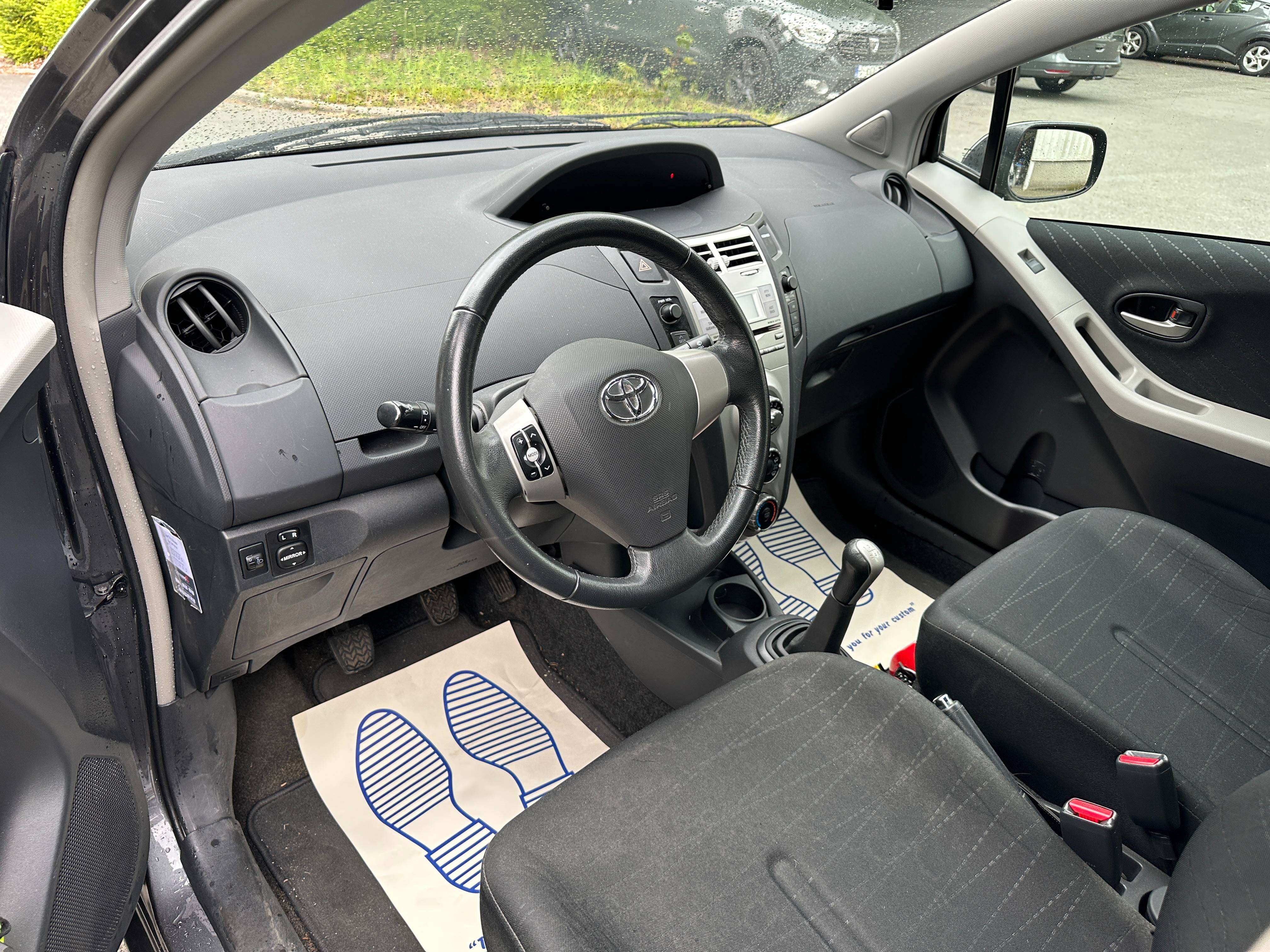 Toyota Yaris Yaris 1.3i VVT-i 16v Sol/CT GARANTIE
