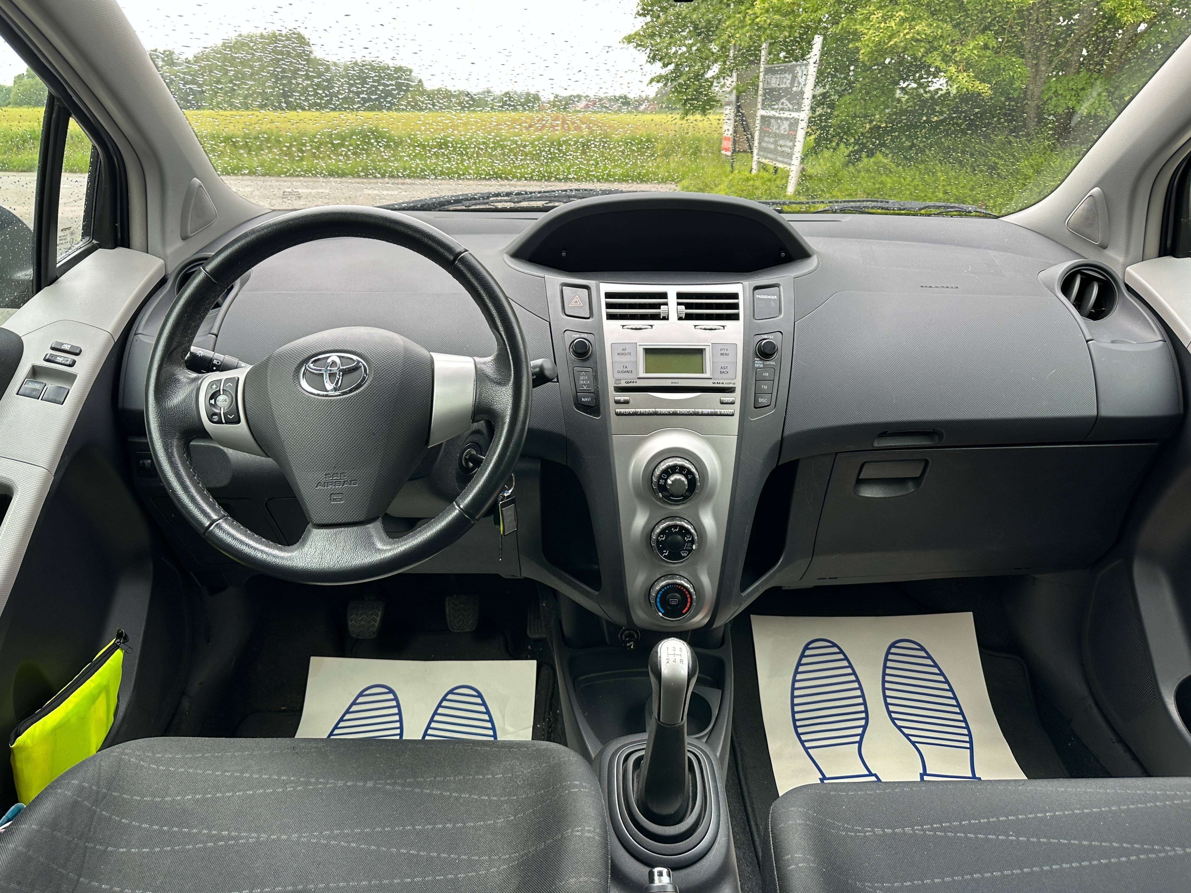 Toyota Yaris Yaris 1.3i VVT-i 16v Sol/CT GARANTIE