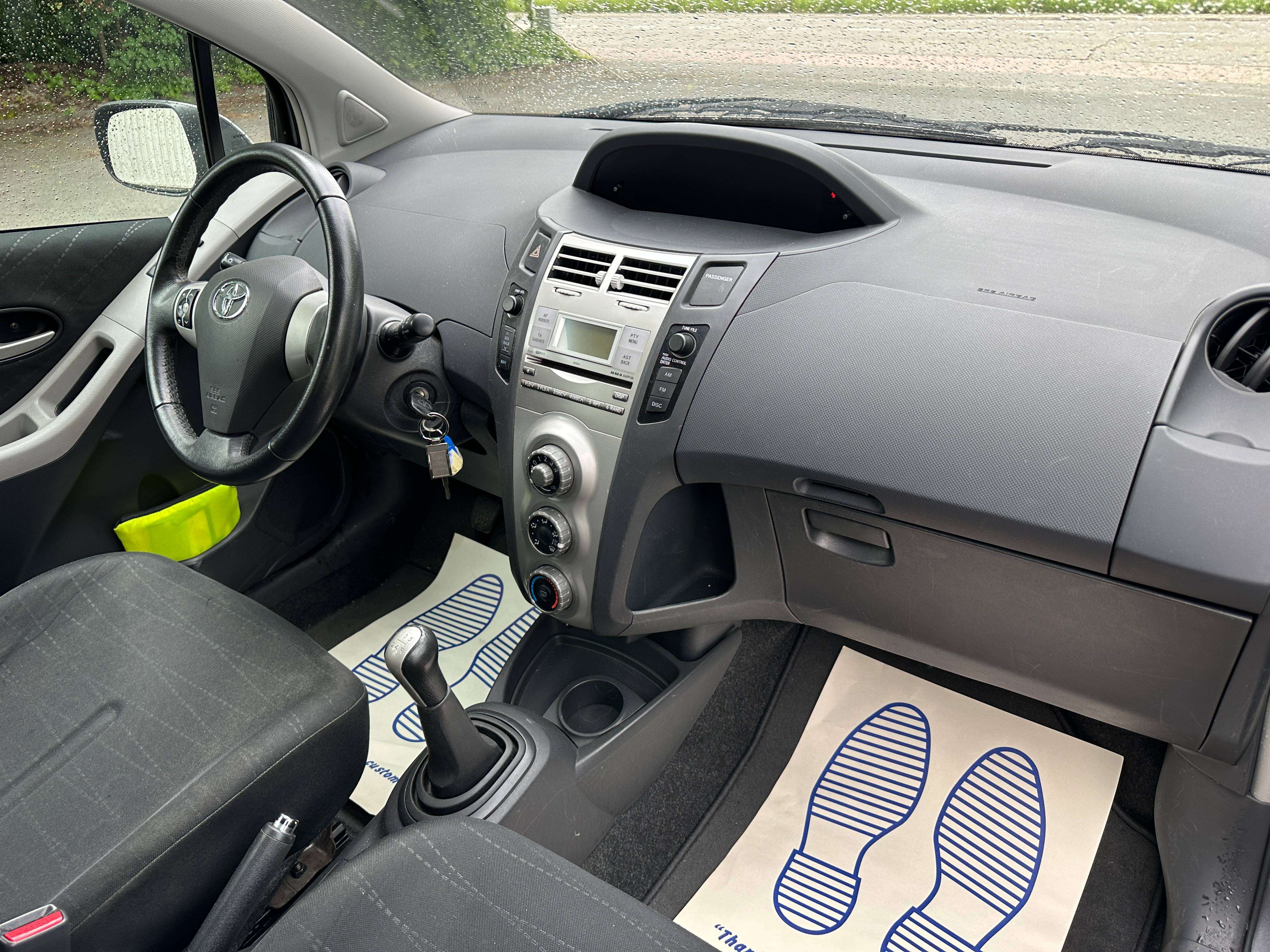 Toyota Yaris Yaris 1.3i VVT-i 16v Sol/CT GARANTIE