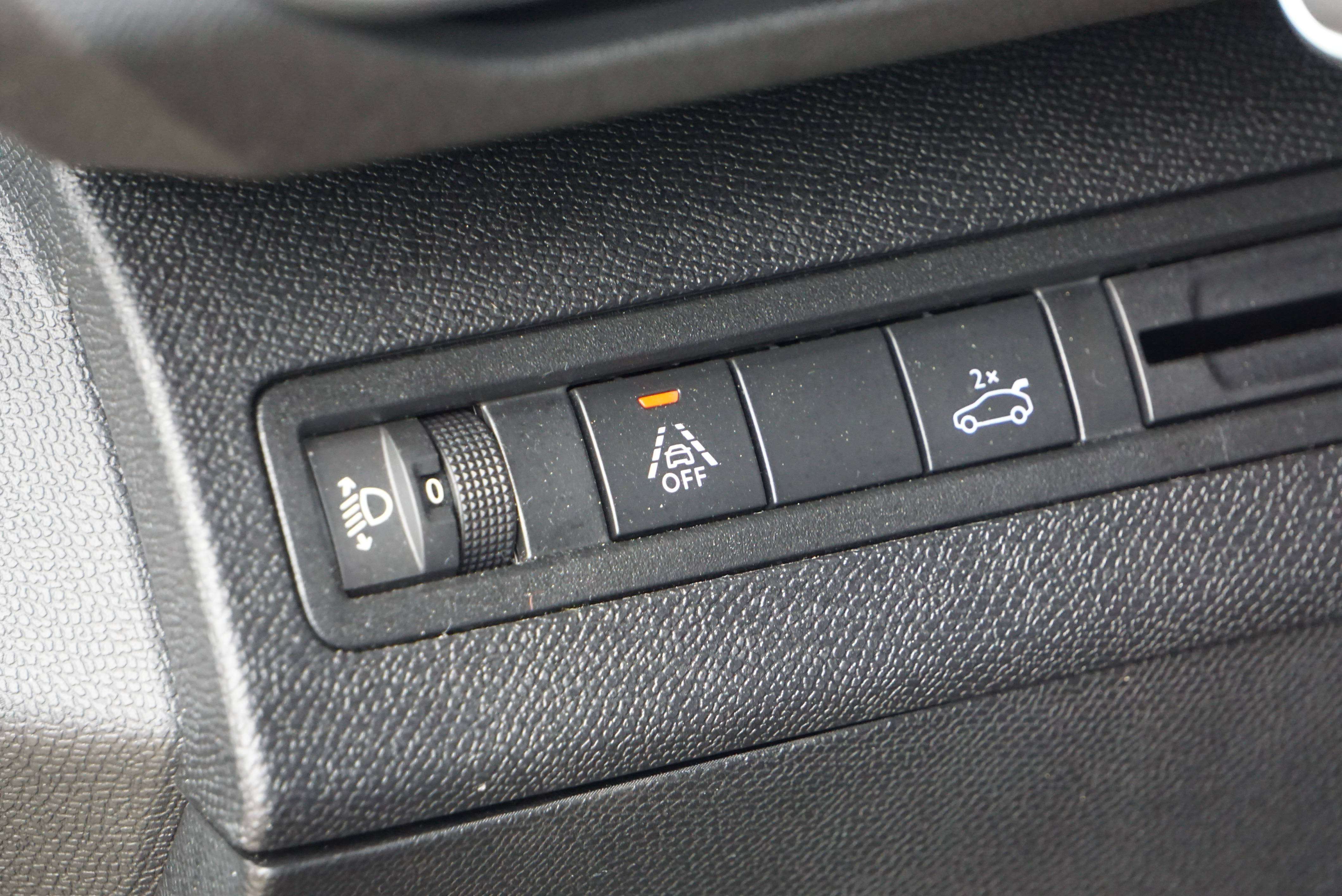 Peugeot 3008 1.2 / 1er MAIN DISTRI OK COCKPIT NAVI-CAMERA FULL